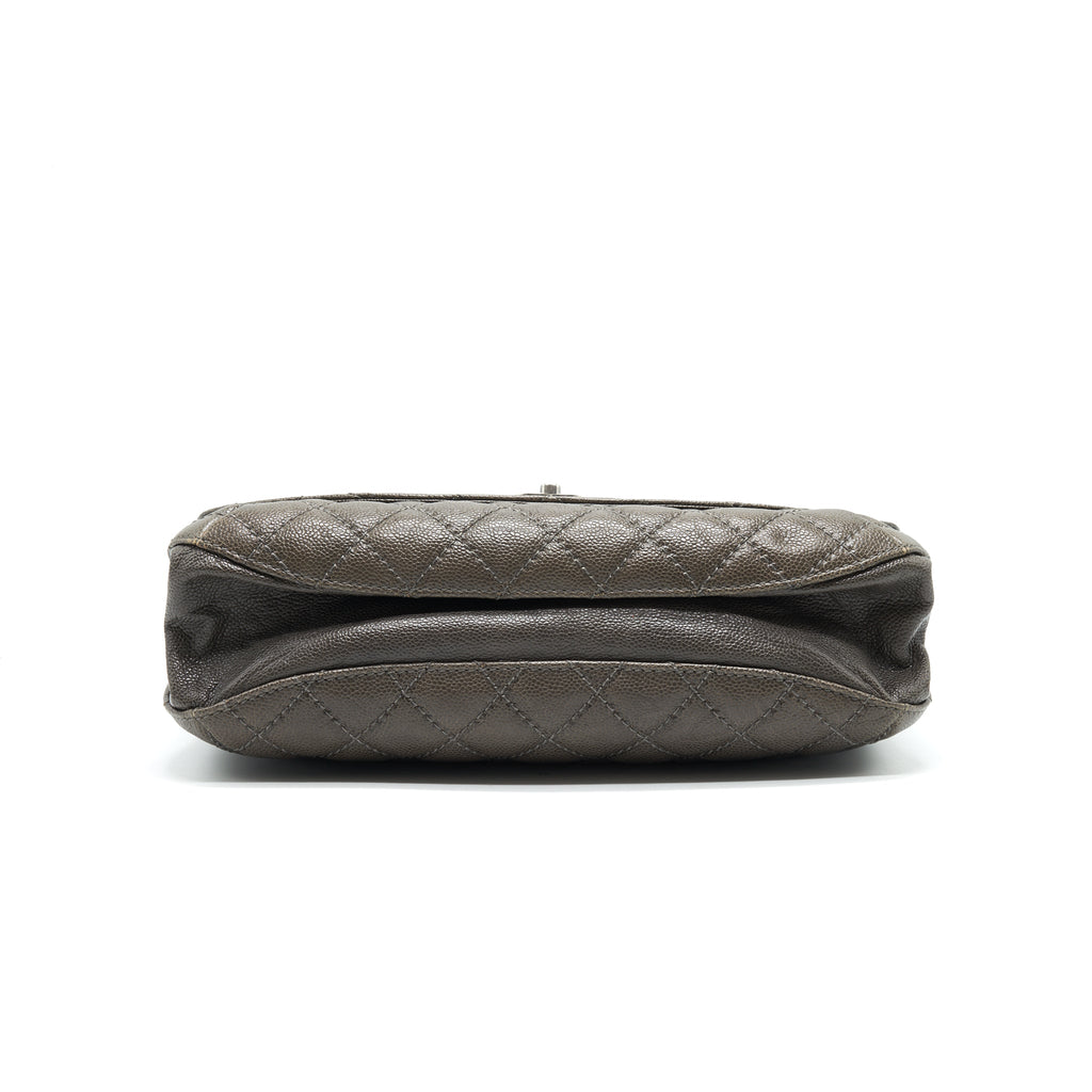 chanel-seasonal-jumbo-caviar-flap-bag-grey-with-ruthenium-hardware