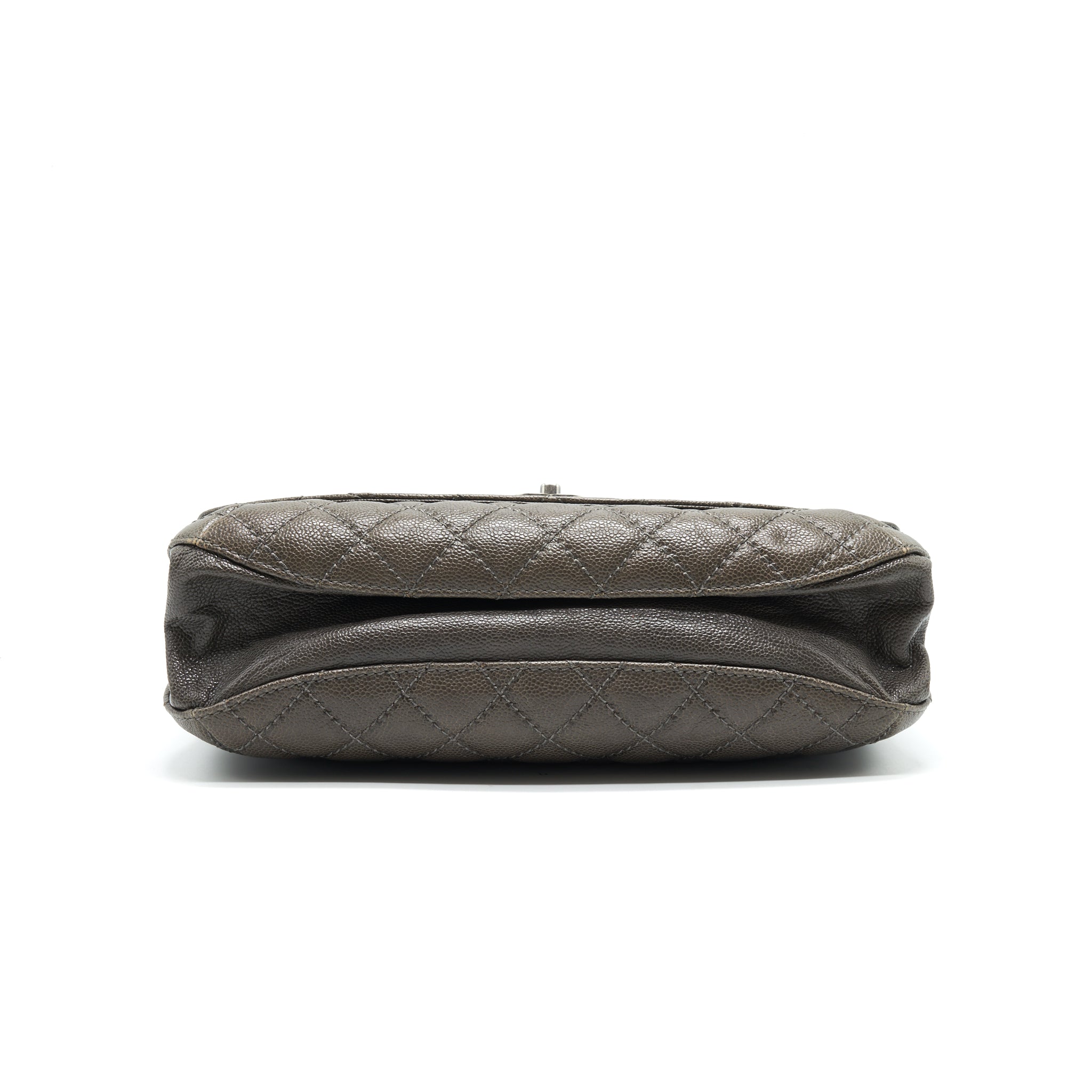 chanel-seasonal-jumbo-caviar-flap-bag-grey-with-ruthenium-hardware