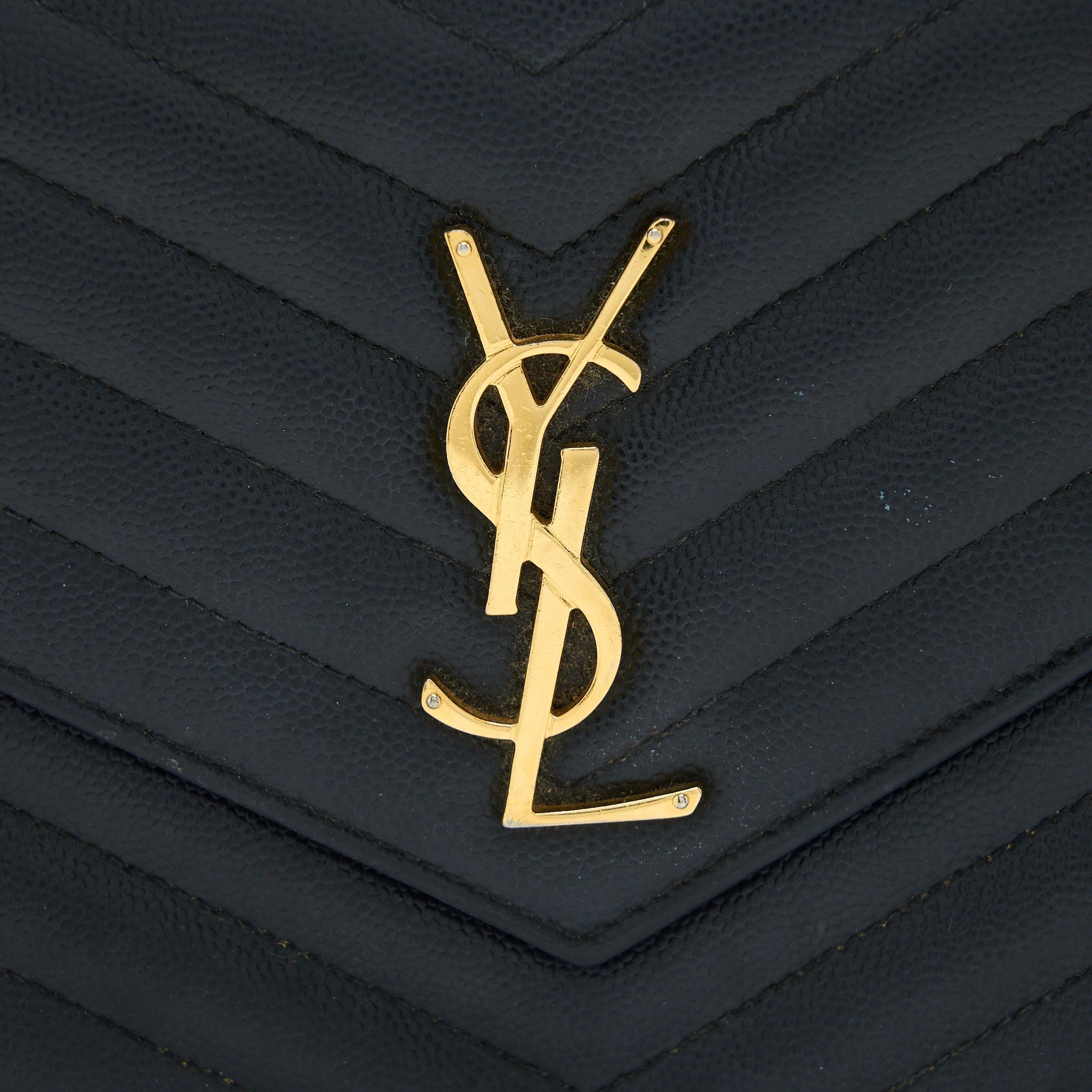 saint-laurent-ysl-cassandra-matelasse-envelope-chain-wallet-grained-calfskin-black-ghw