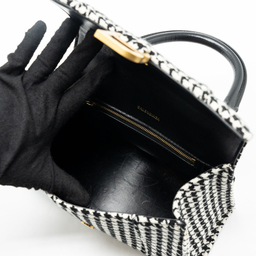 balenciaga-hourglass-s-wool-houndstooth-black-white-ghw