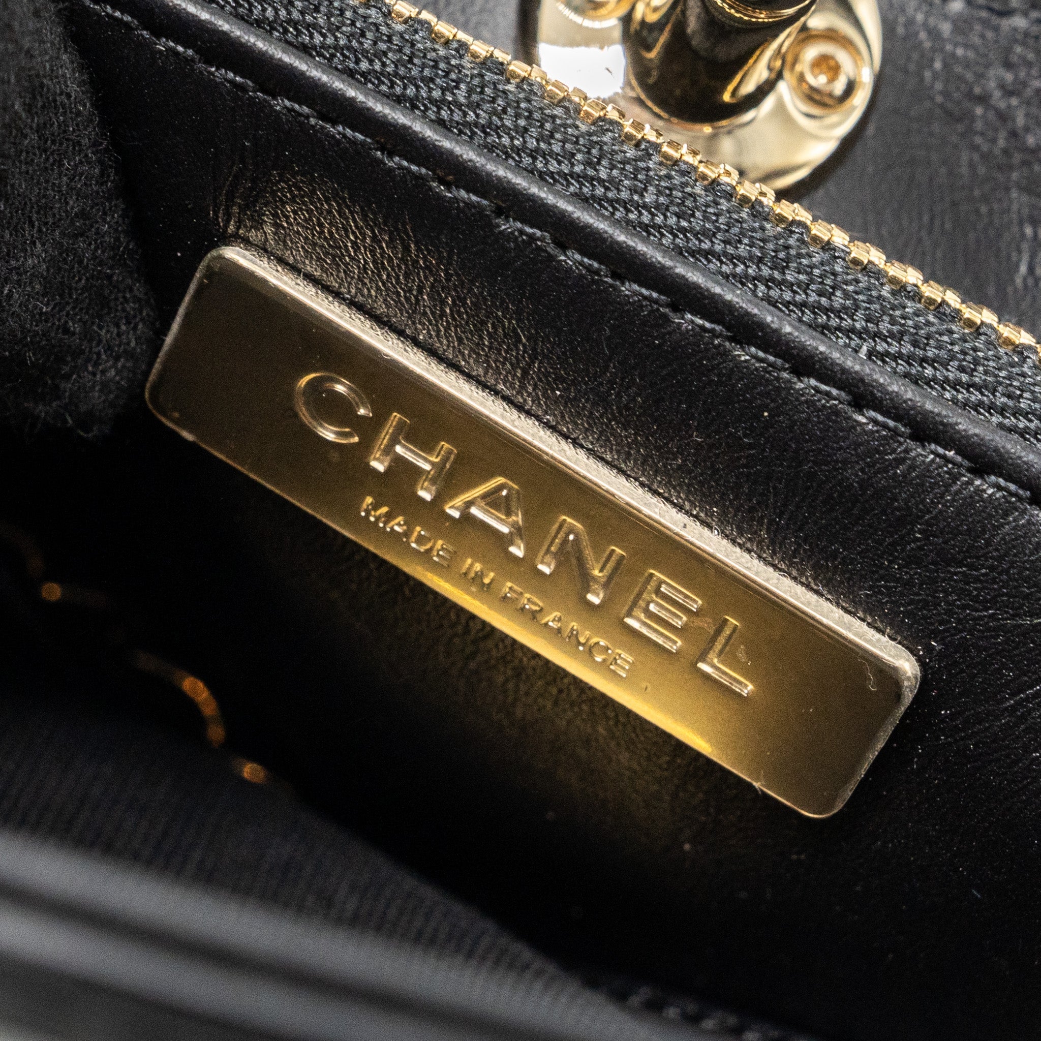 chanel-23a-mini-31-bag-calfskin-black-lghw-microchip-1