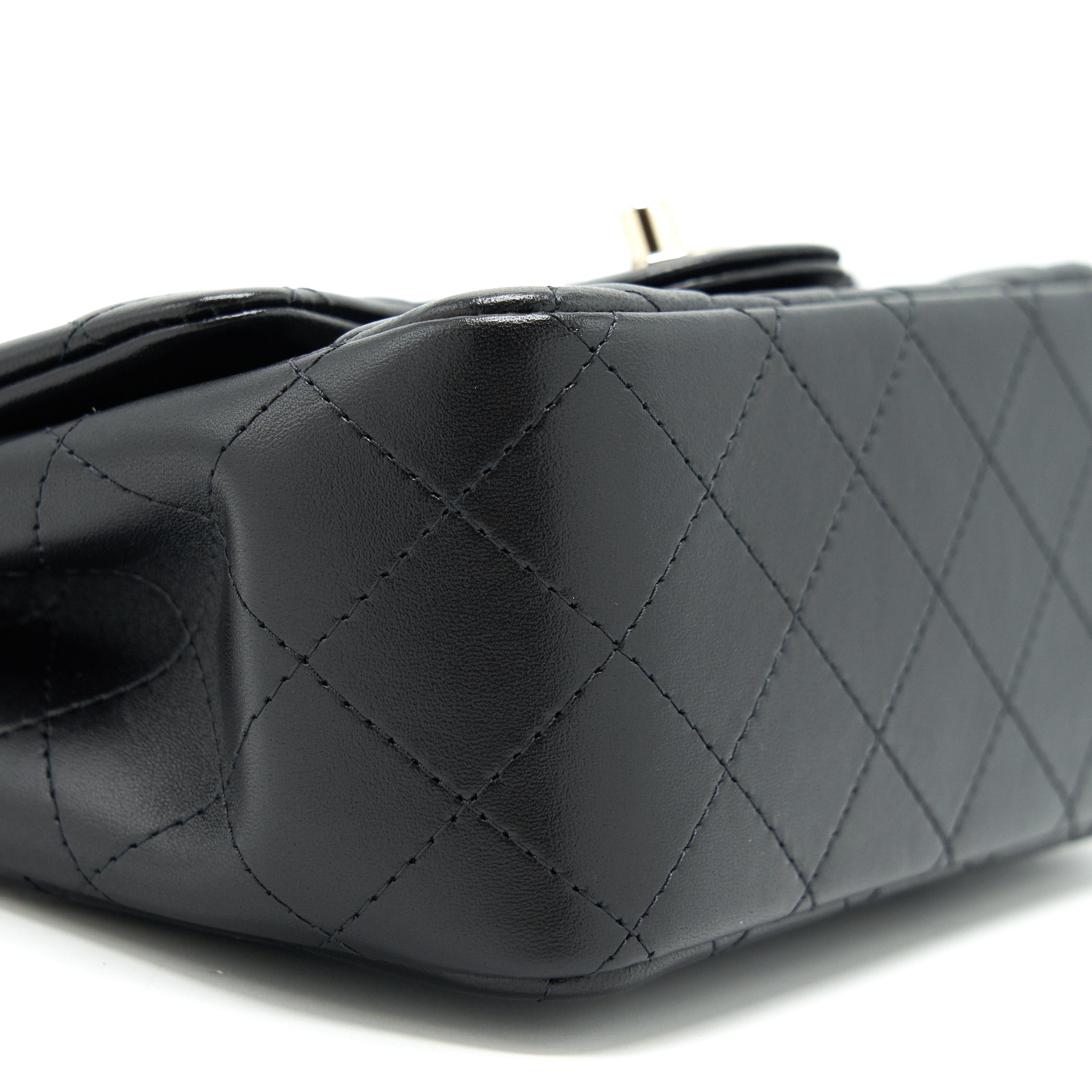 chanel-22c-mini-square-flap-bag-lambskin-black-lghw