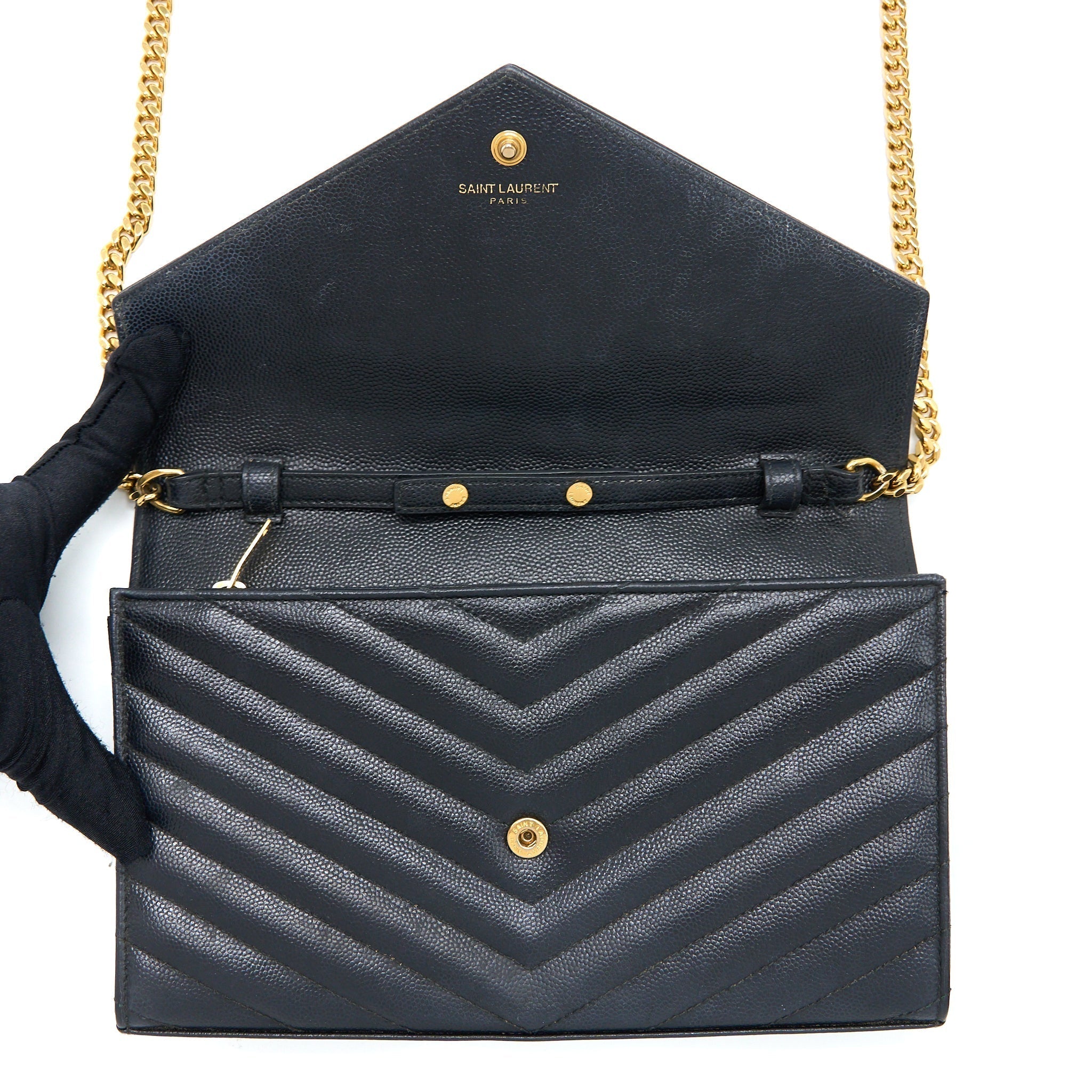 saint-laurent-ysl-cassandra-matelasse-envelope-chain-wallet-grained-calfskin-black-ghw