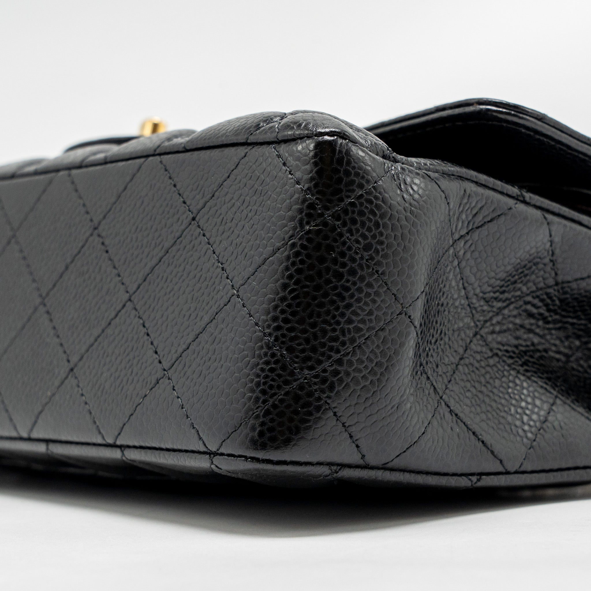 chanel-medium-classic-double-flap-bag-caviar-black-ghw-31