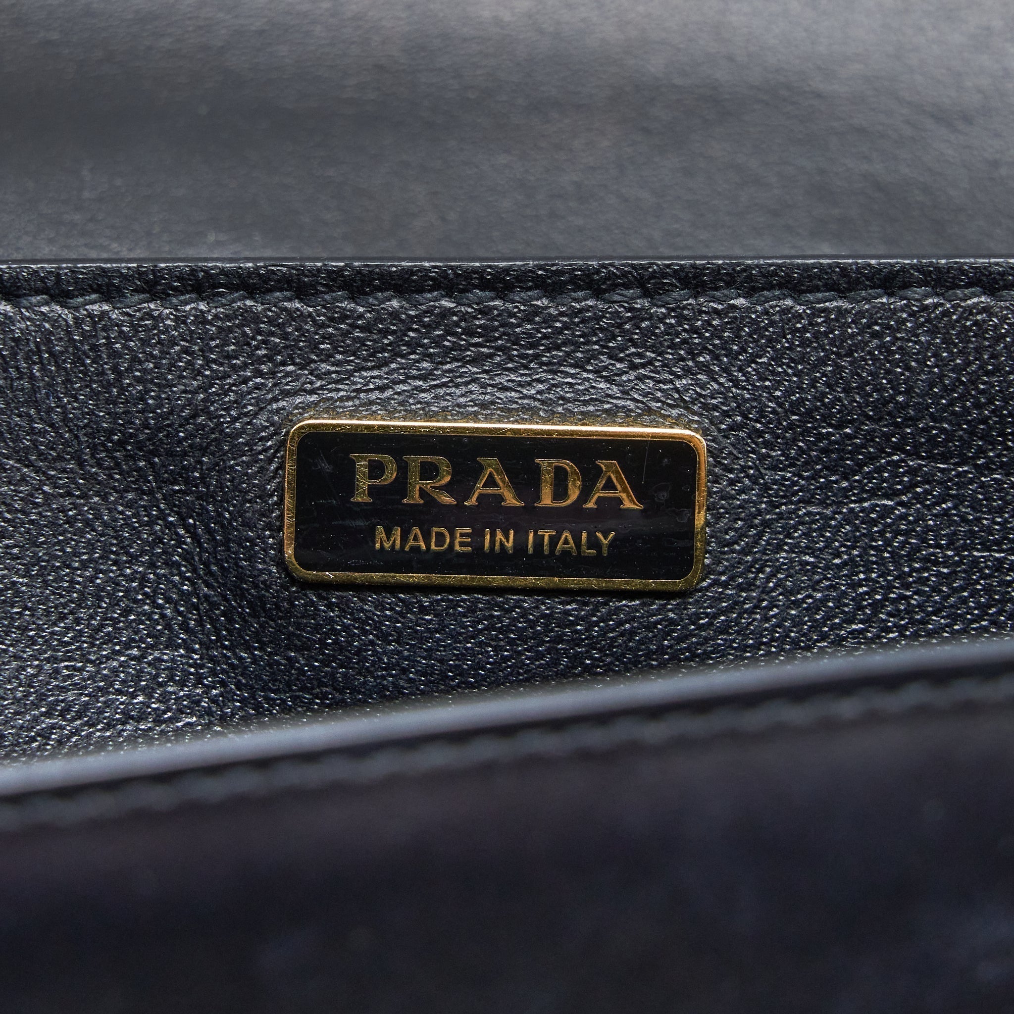 prada-cashier-crossbody-bag-leather-black-ghw