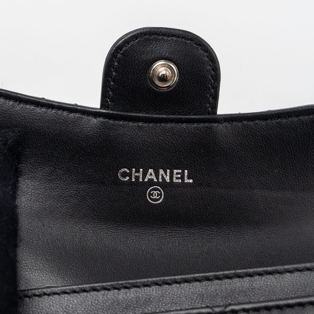 chanel-classic-flap-card-holder-lambskin-black-shw-1