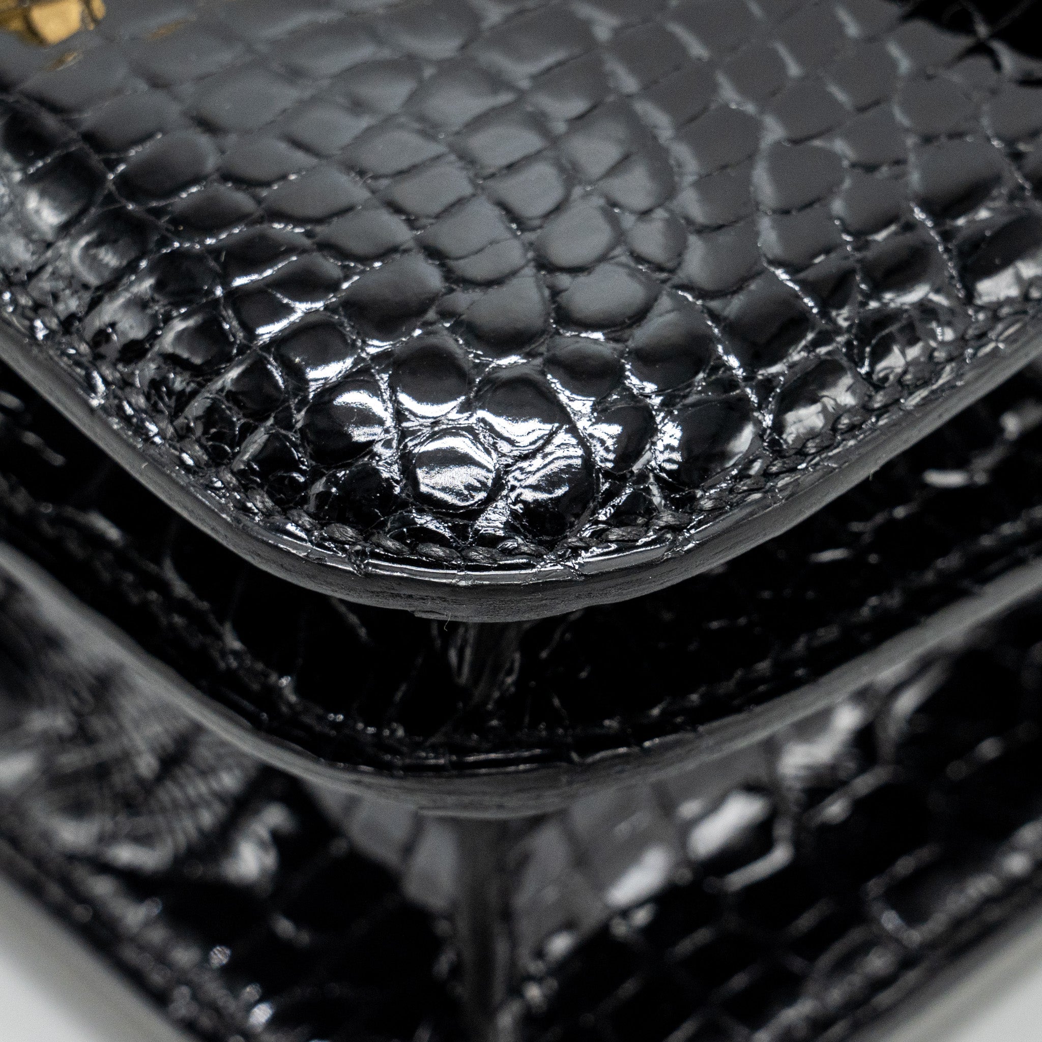 hermes-mini-constance-shiny-alligator-mississippiensis-black-ghw-stamp-u