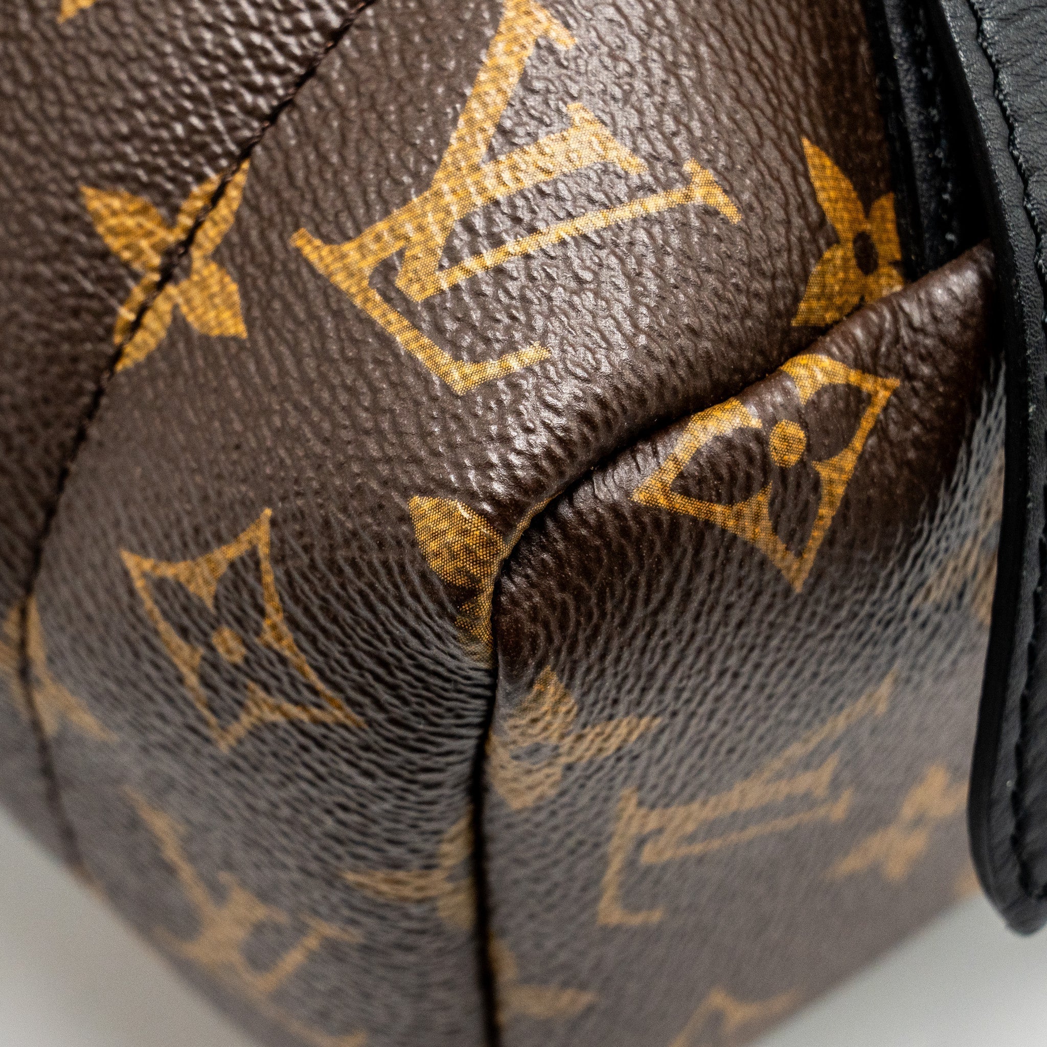 louis-vuitton-palm-spring-backpack-mm-monogram-canvas
