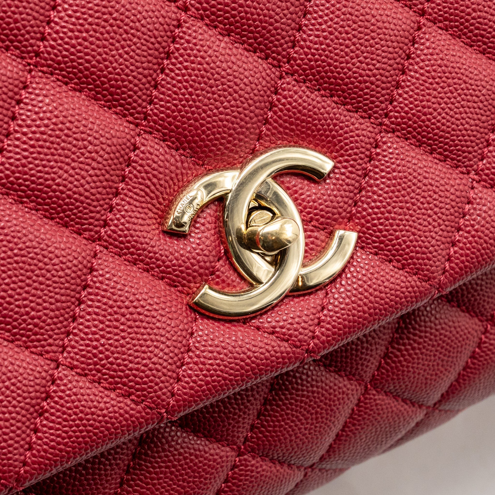 chanel-medium-coco-handle-caviar-red-ghw