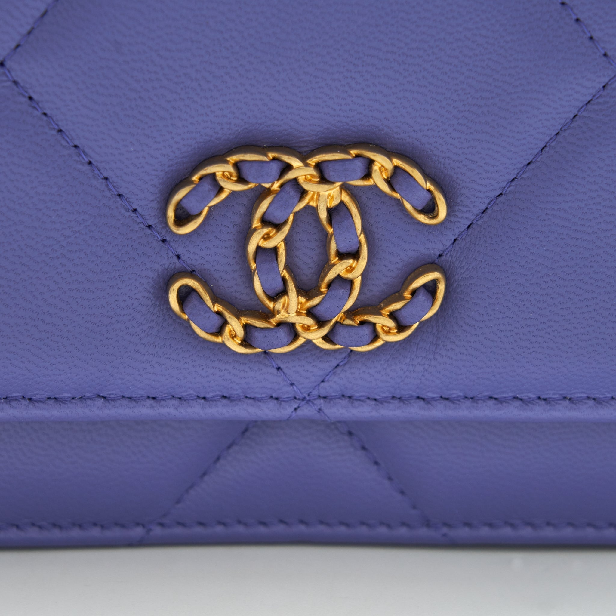 chanel-19-wallet-on-chain-lambskin-purple-with-gold-silver-hardware