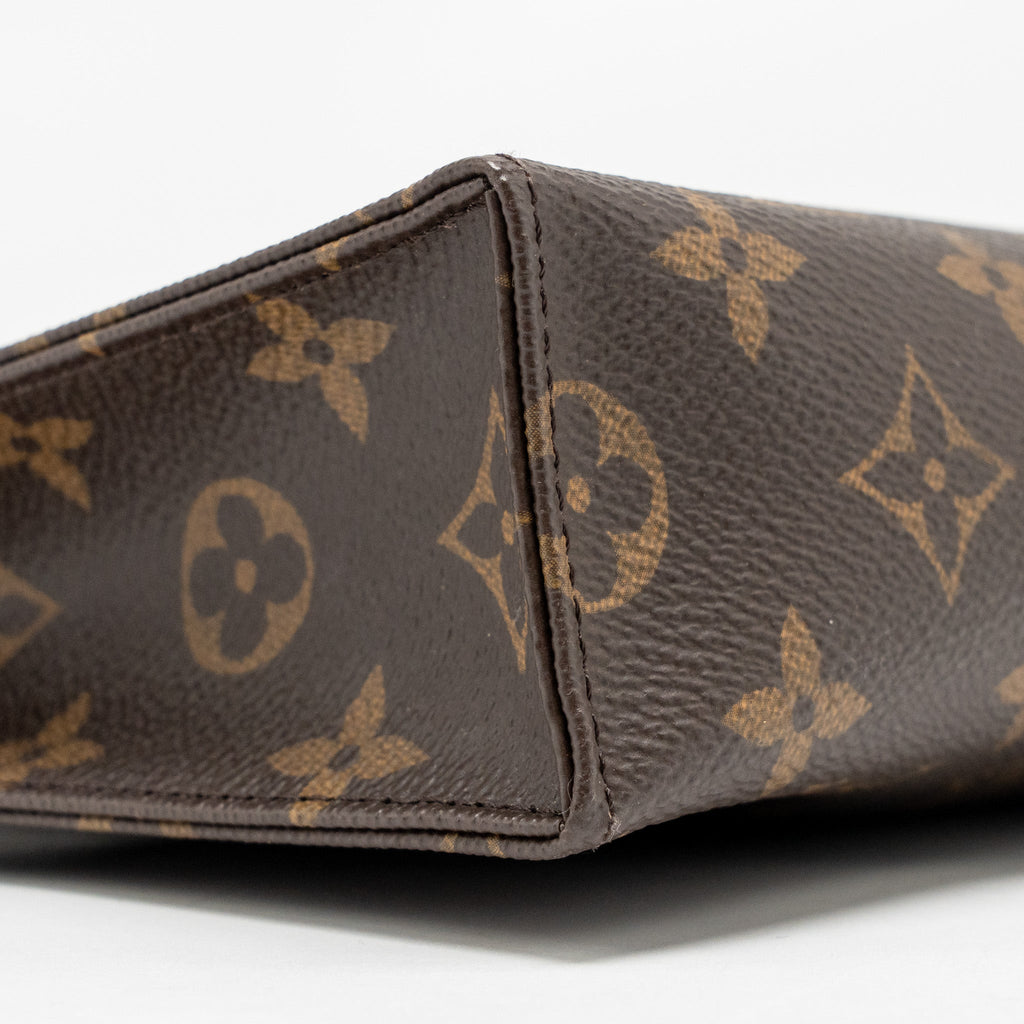 louis-vuitton-toiletry-pochette-26-monogram-canvas-ghw-15