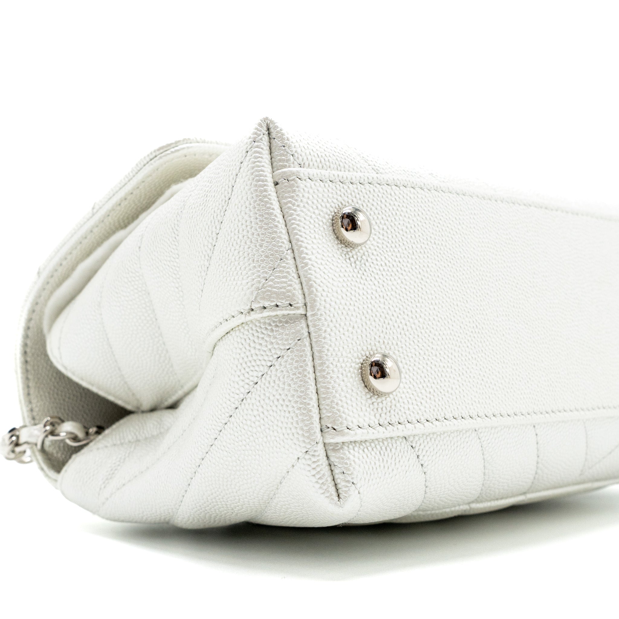 chanel-chevron-small-coco-handle-caviar-iridescent-white-shw