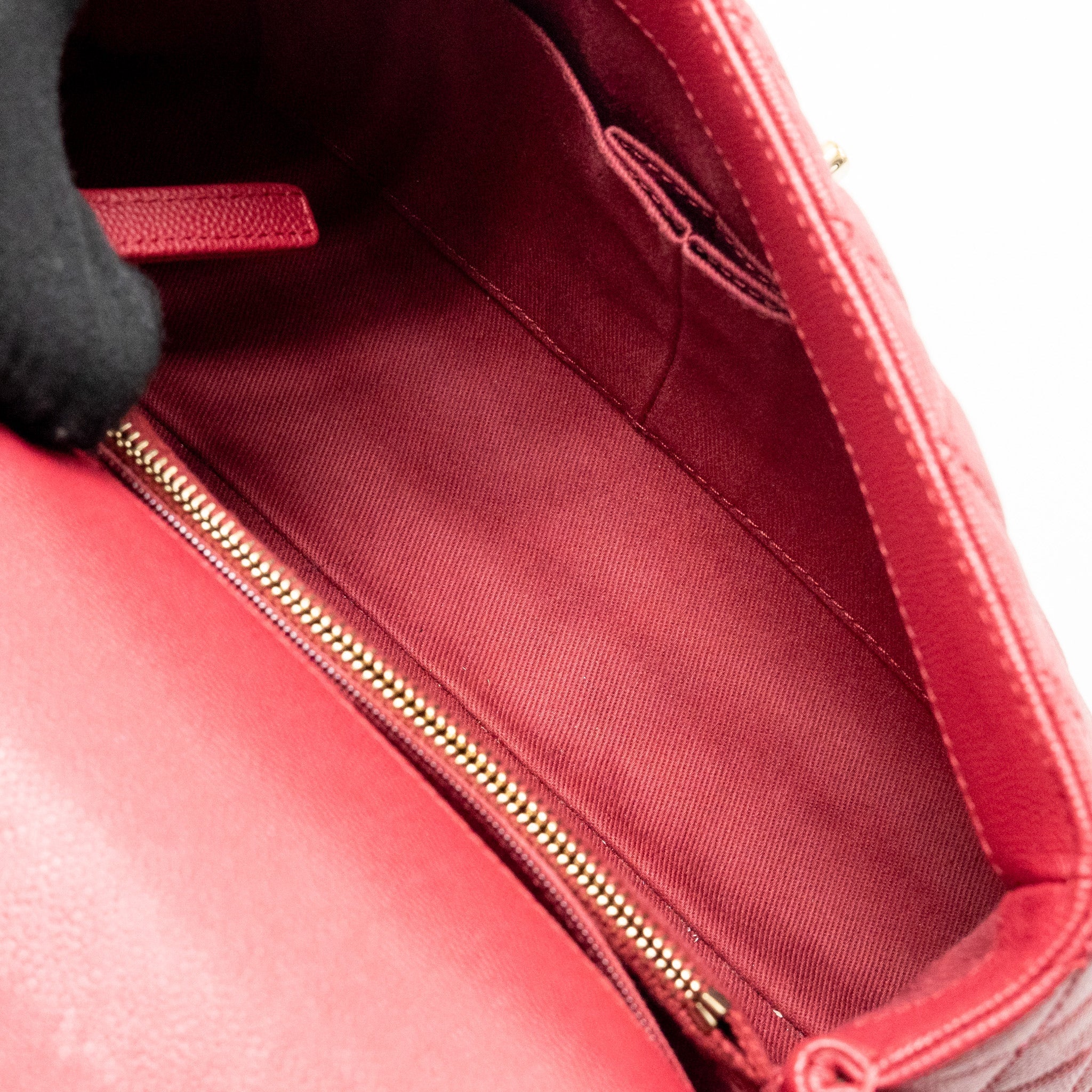chanel-medium-coco-handle-caviar-red-ghw