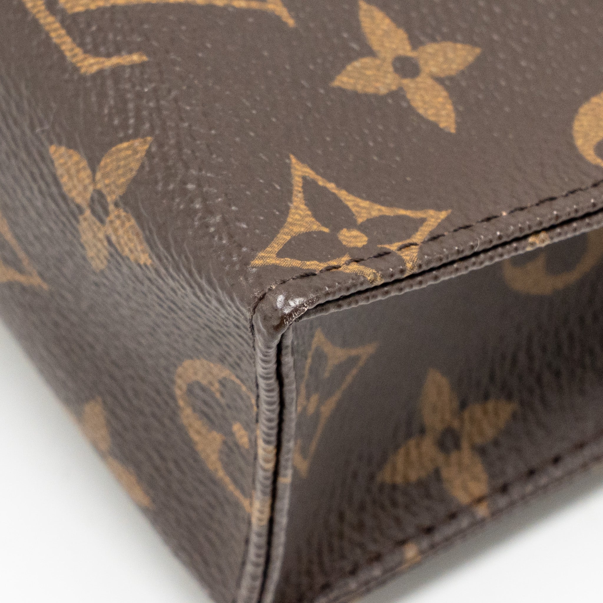 louis-vuitton-toiletry-pochette-26-monogram-canvas-ghw-15