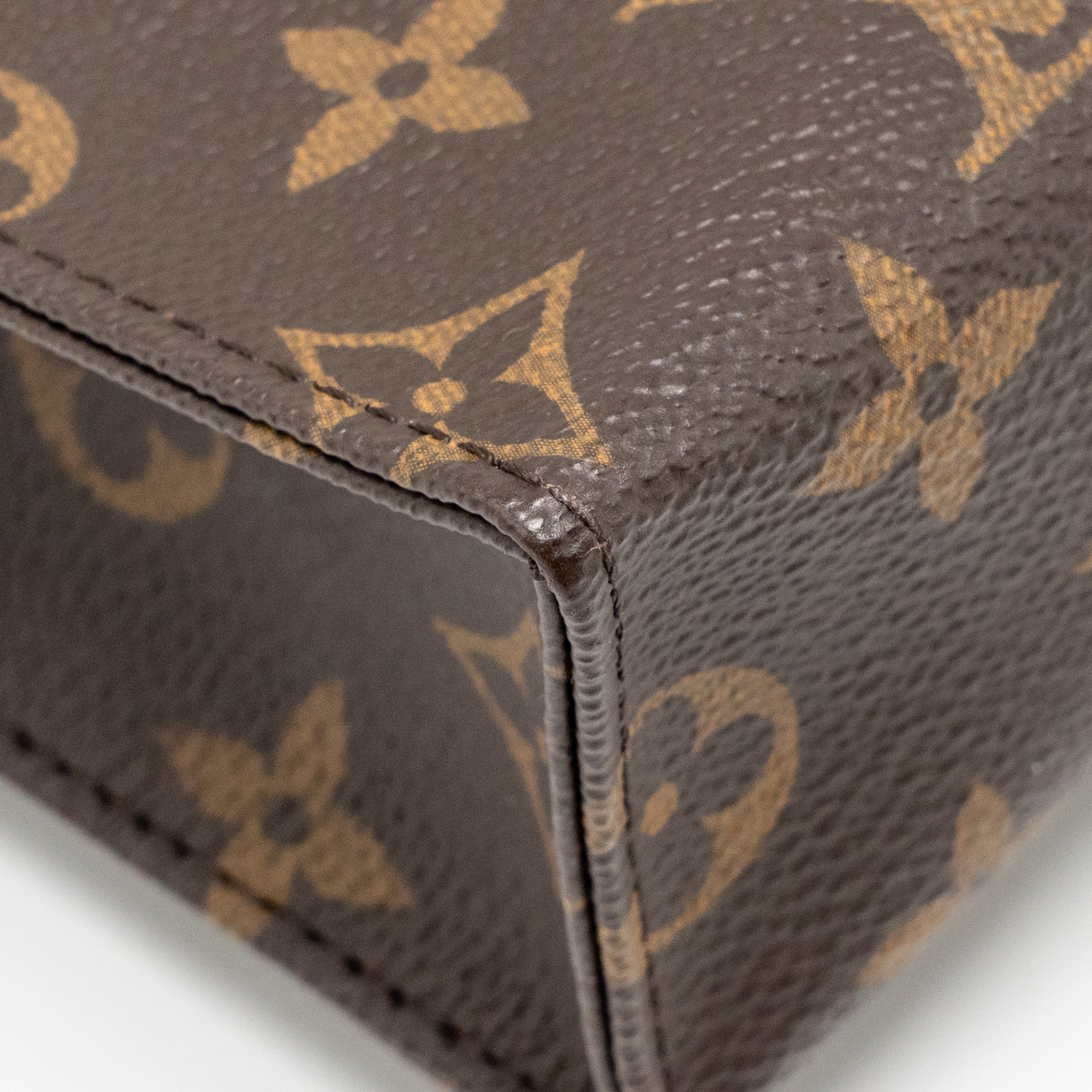 louis-vuitton-toiletry-pochette-26-monogram-canvas-ghw-15