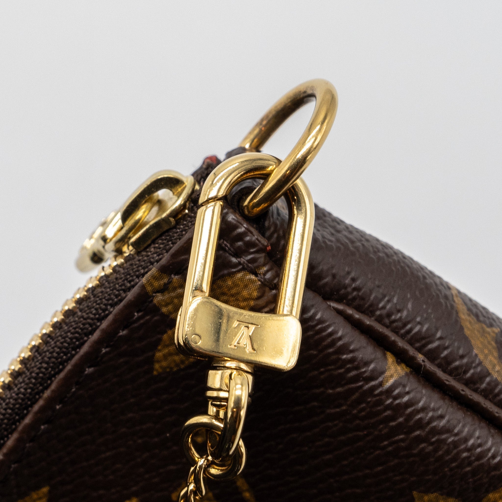 louis-vuitton-mini-pochette-accessories-2020-christmas-monogram-canvas-ghw