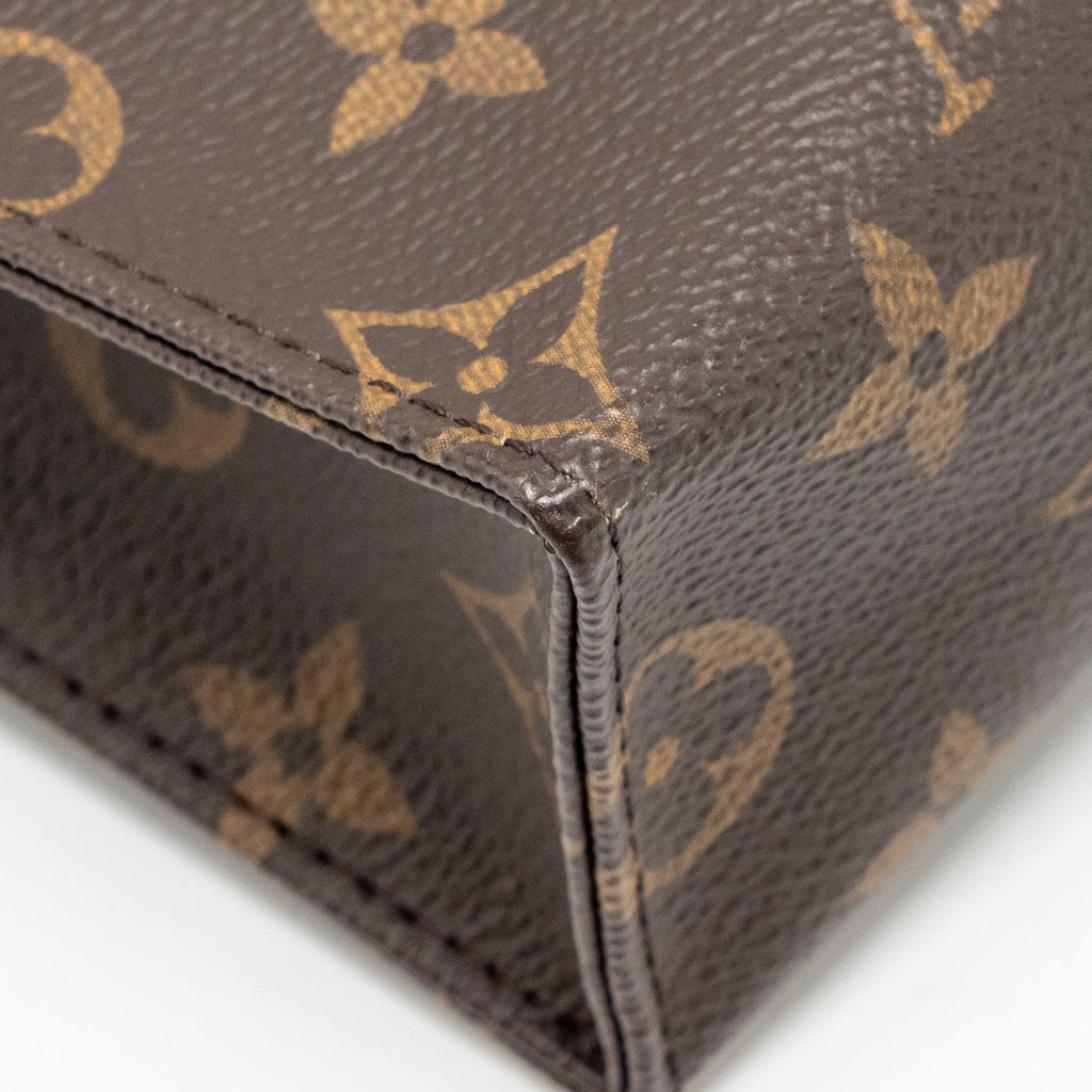 louis-vuitton-toiletry-pochette-26-monogram-canvas-ghw-15