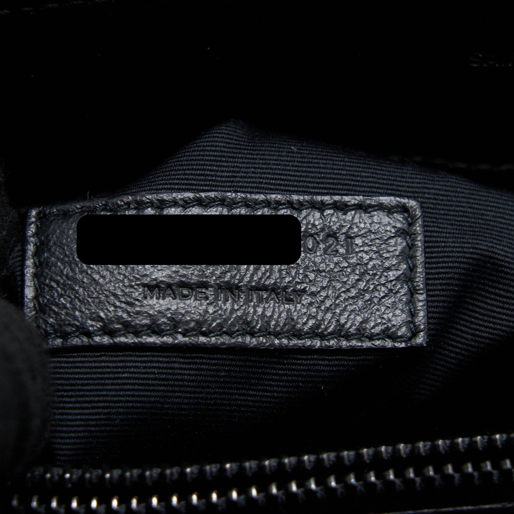 saint-laurent-ysl-medium-loulou-shoulder-bag-calfskin-black-with-black-hardware