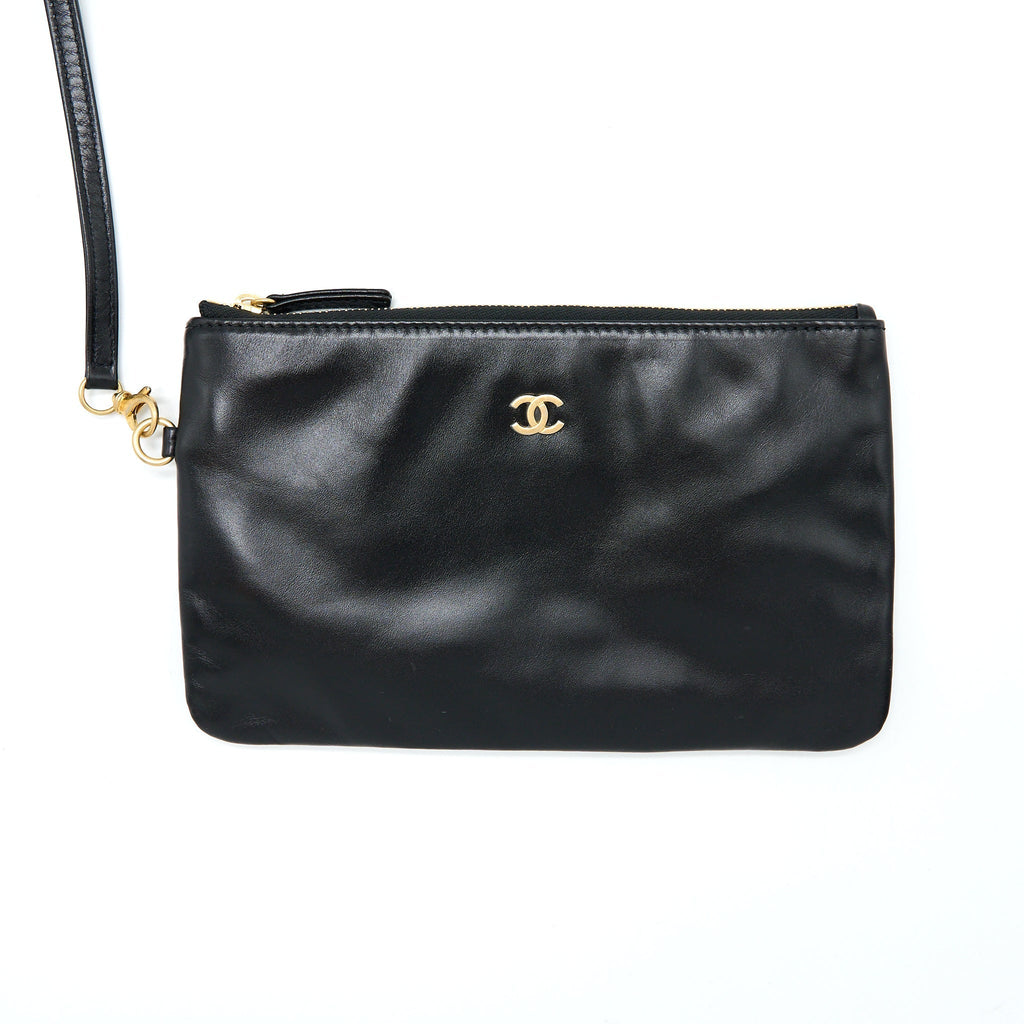 chanel-small-22-bag-gold-letter-shiny-calfskin-black-ghw-microchip