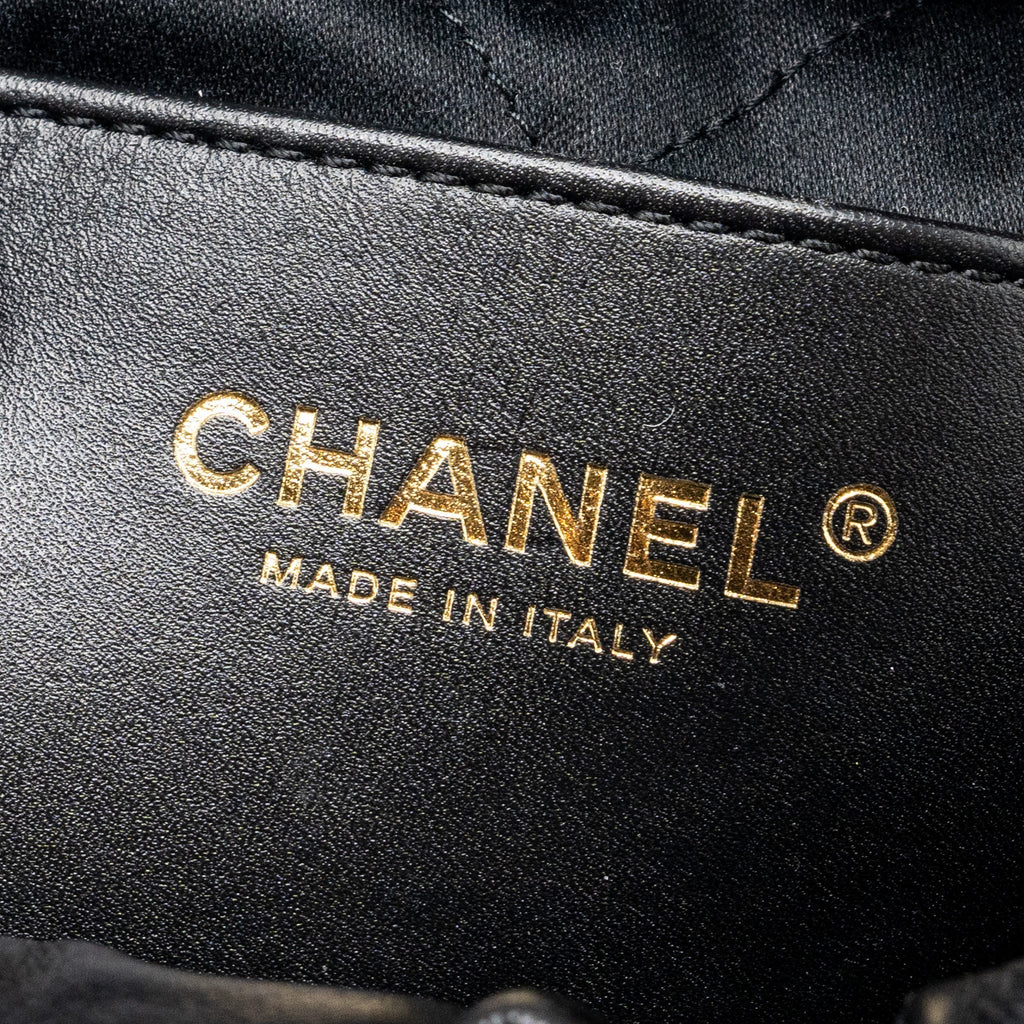 chanel-mini-22-bag-shiny-calfskin-black-ghwmicrochip-1