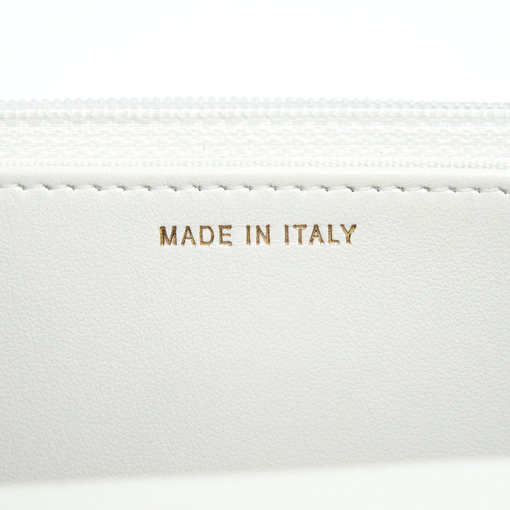 chanel-22s-logo-top-handle-wallet-on-chain-caviar-white-ghw