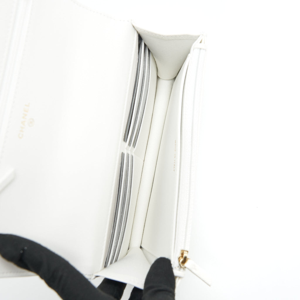 chanel-22s-logo-top-handle-wallet-on-chain-caviar-white-ghw
