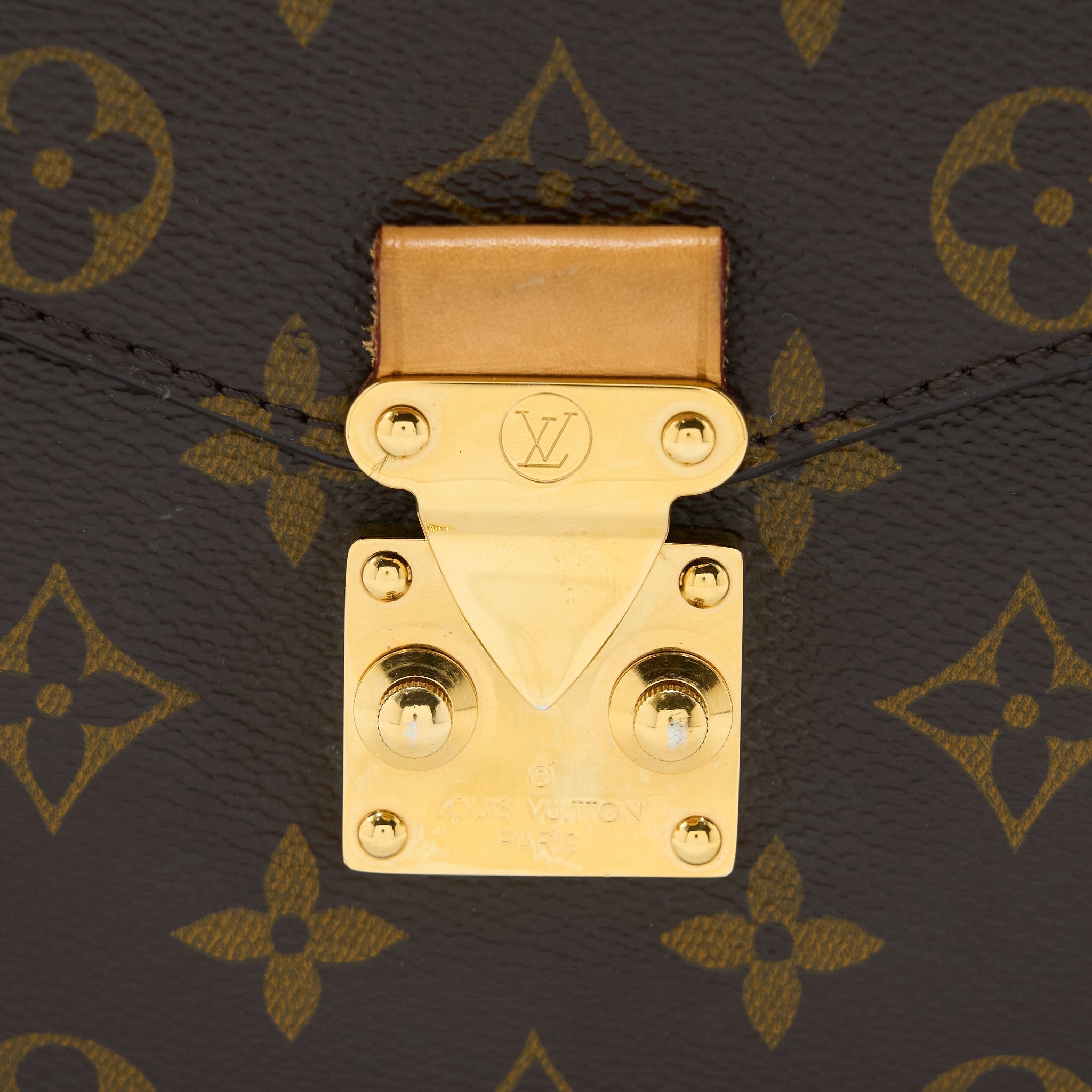 louis-vuitton-pochette-metis-monogram-canvas-ghw-12
