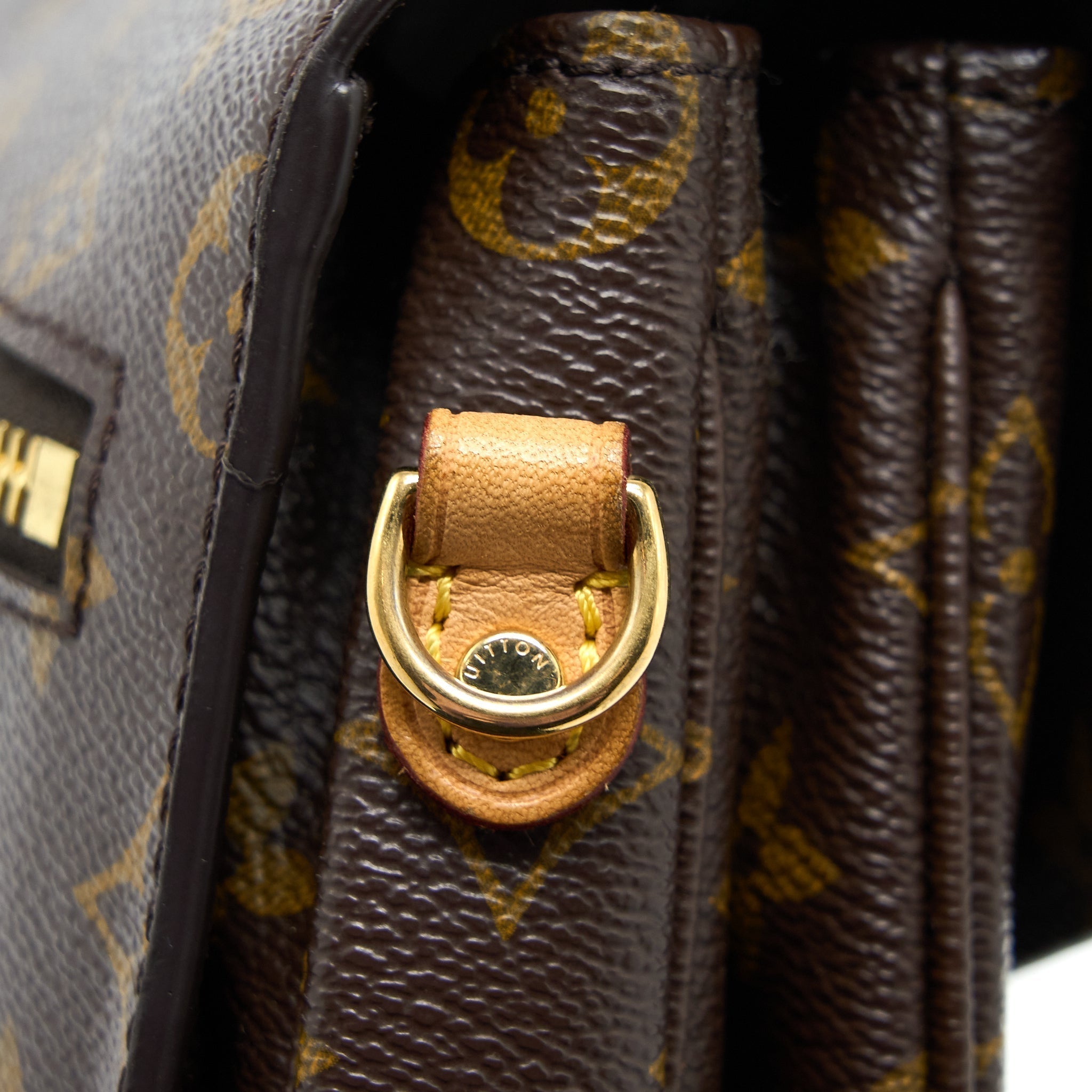 louis-vuitton-pochette-metis-monogram-canvas-ghw-12