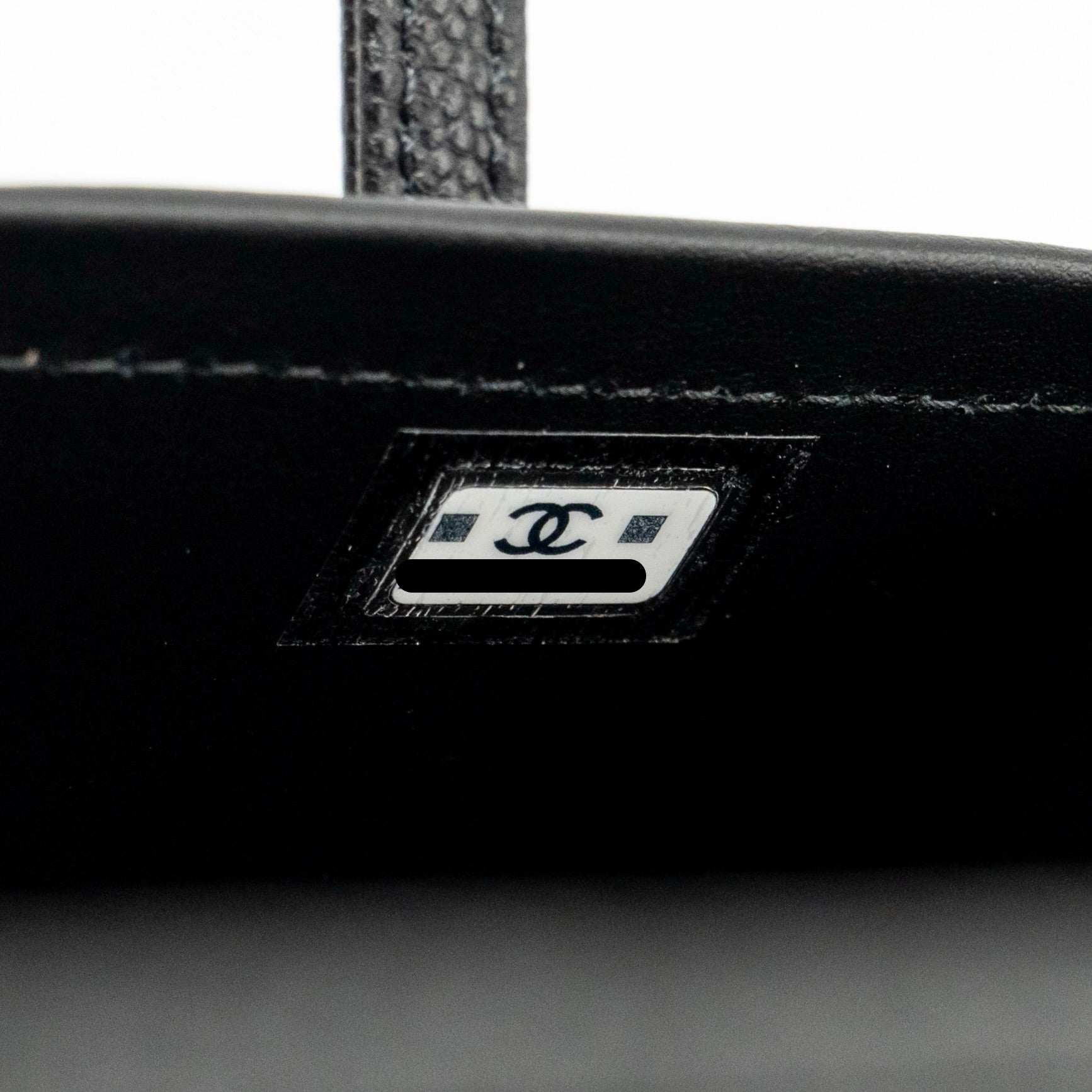 chanel-26p-preppy-coco-mini-vanity-shoulder-bag-caviar-black-ghwmicrochip