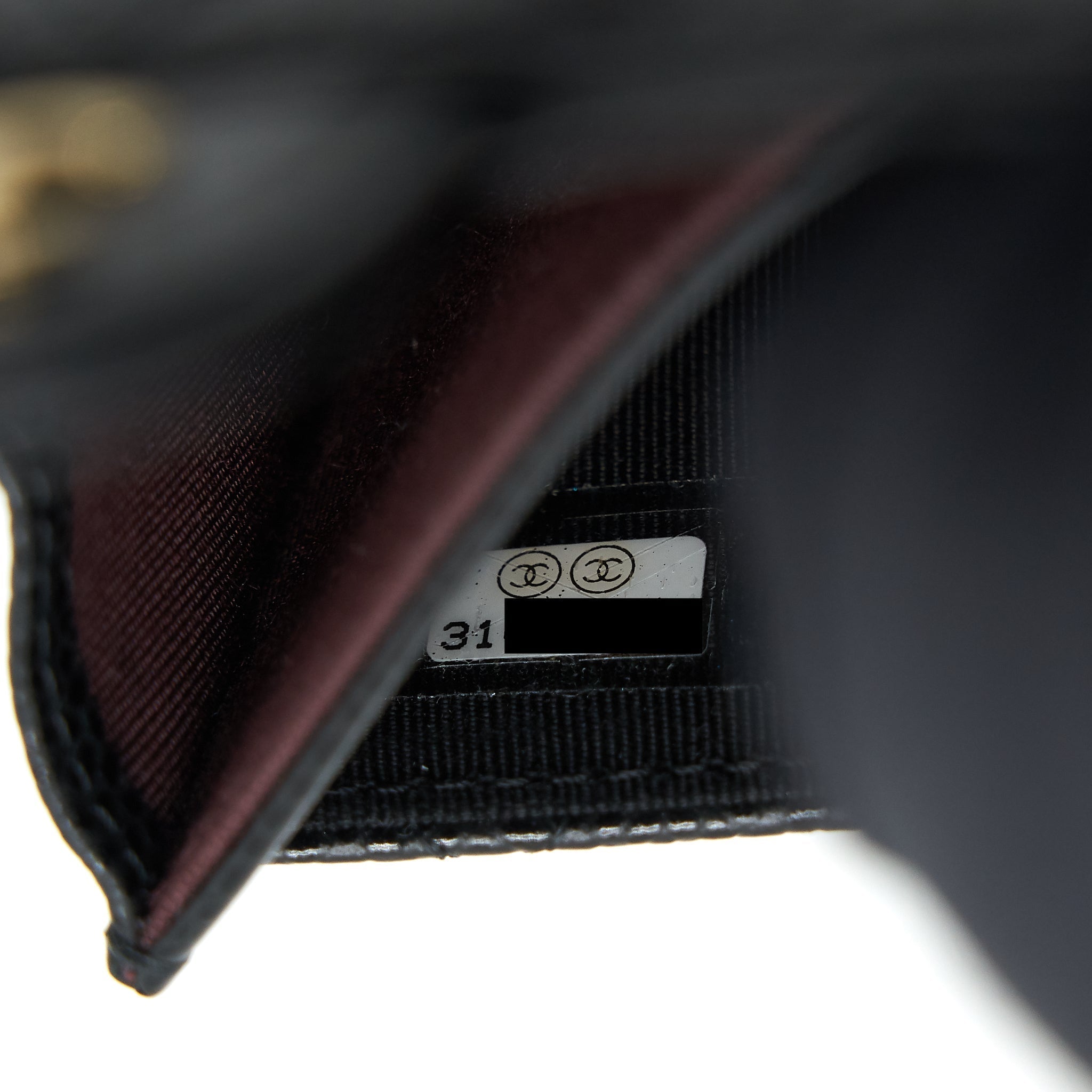 chanel-classic-flap-card-holder-caviar-black-ghw