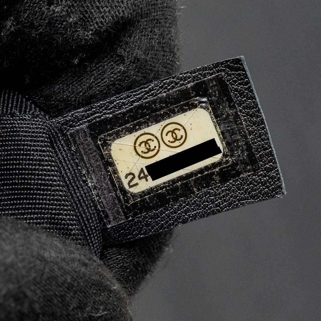 chanel-medium-boy-bag-smooth-calfskin-black-ghw