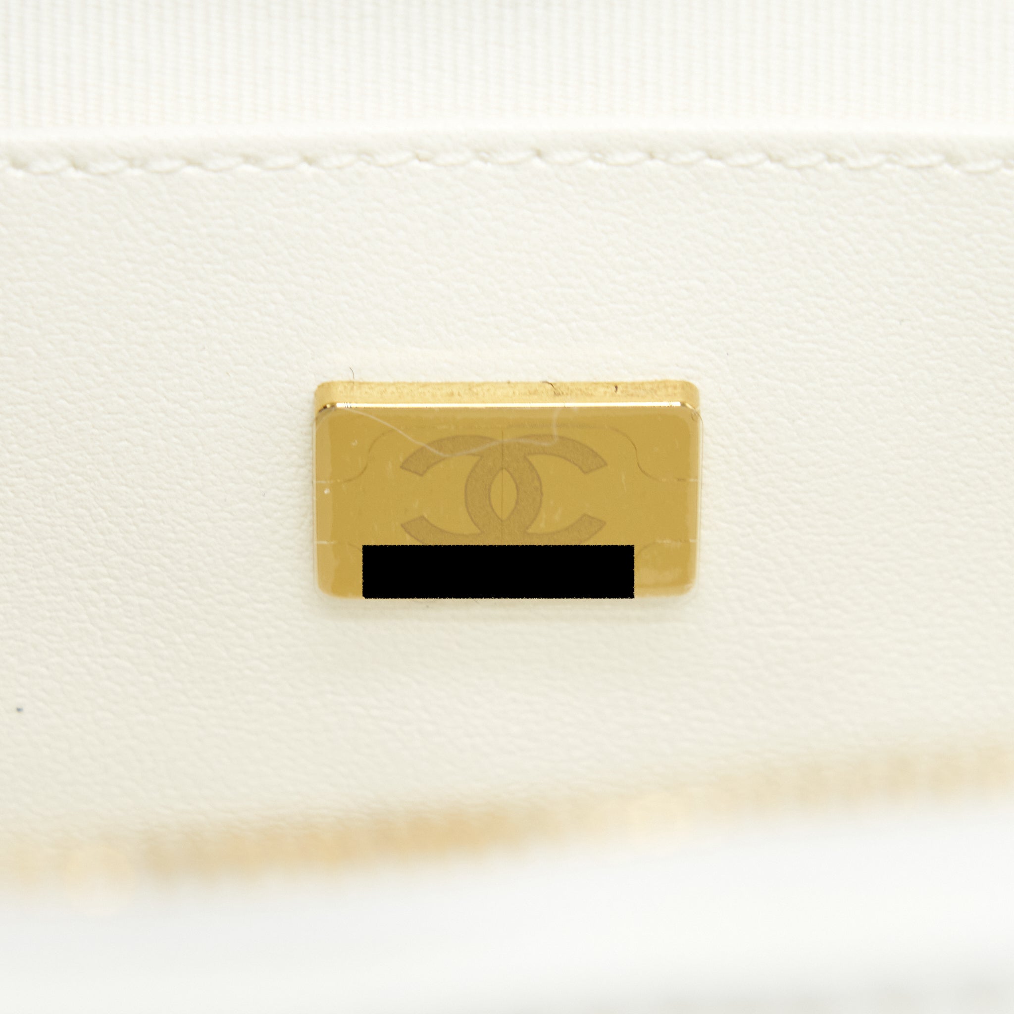 chanel-22s-heart-bag-lambskin-white-lghw-microchip