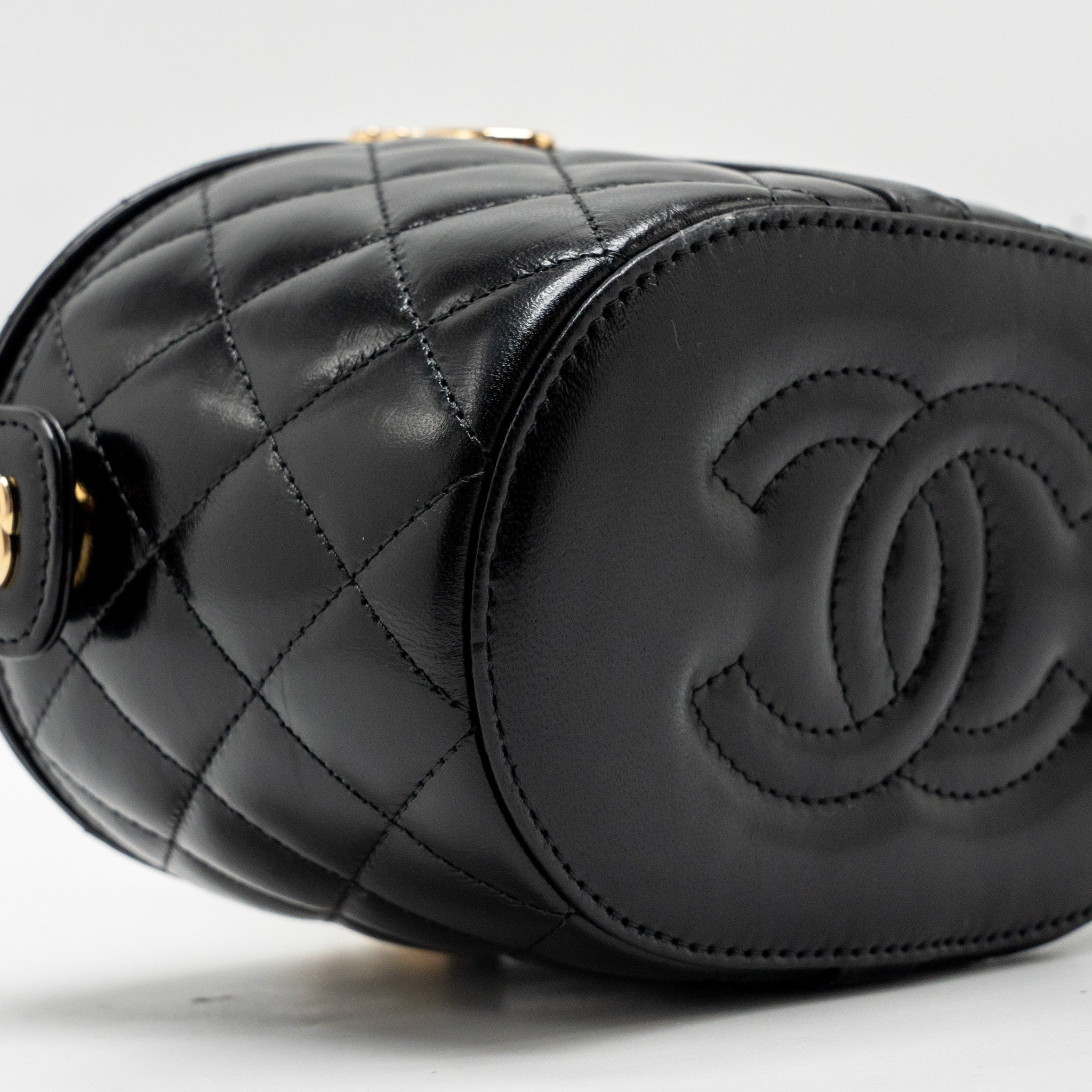 chanel-picnic-vanity-lambskin-black-ghw-microchip-copy-1