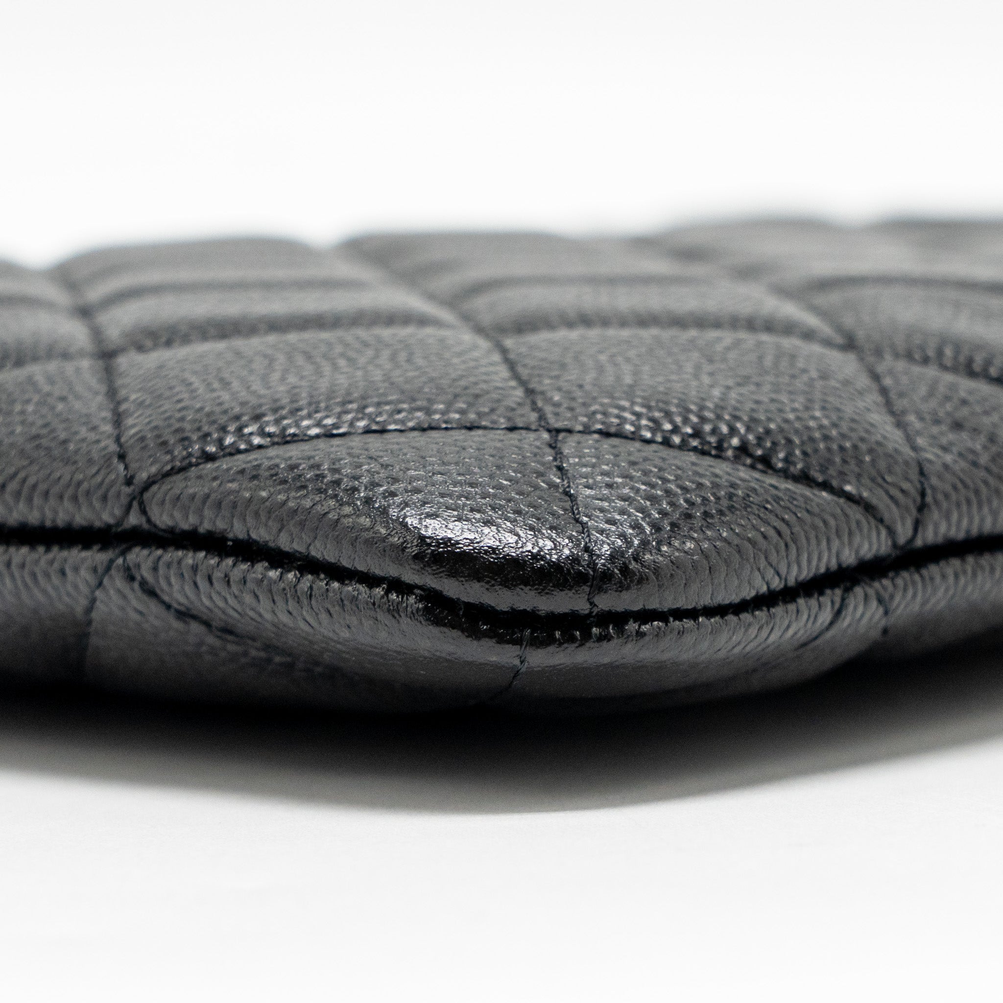 chanel-o-case-clutch-caviar-black-ghw