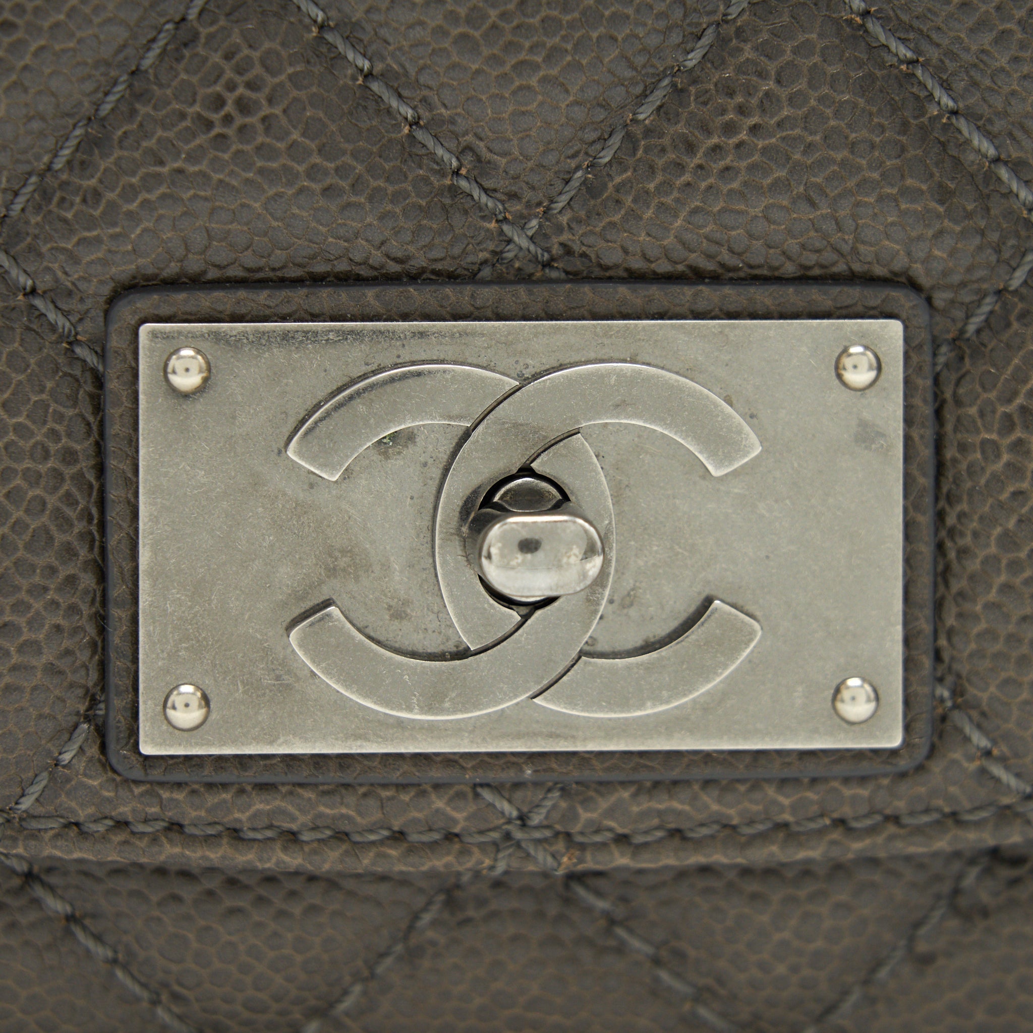 chanel-seasonal-jumbo-caviar-flap-bag-grey-with-ruthenium-hardware