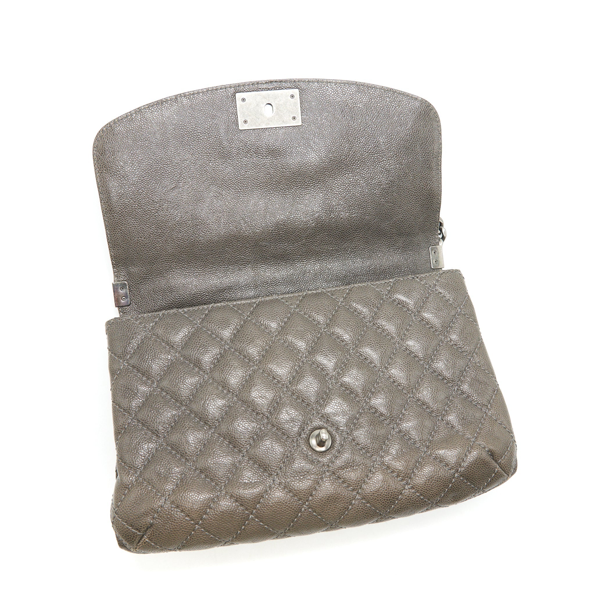chanel-seasonal-jumbo-caviar-flap-bag-grey-with-ruthenium-hardware