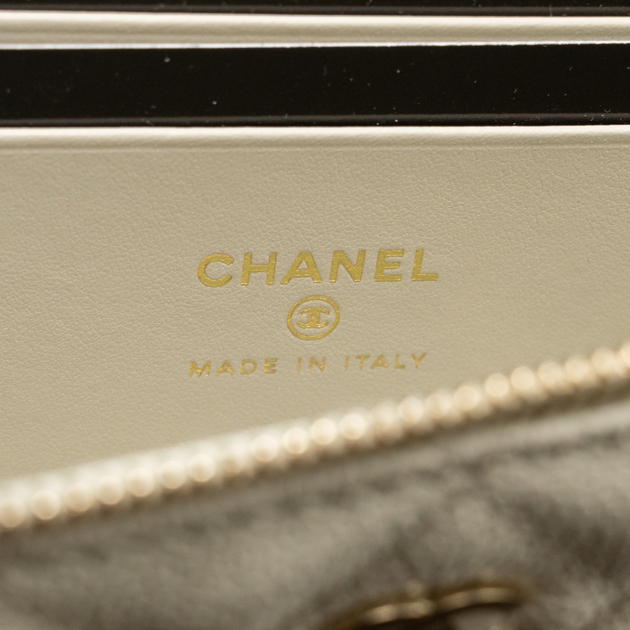 chanel-cc-top-handle-vanity-with-chain-caviar-light-grey-lghw-microchip