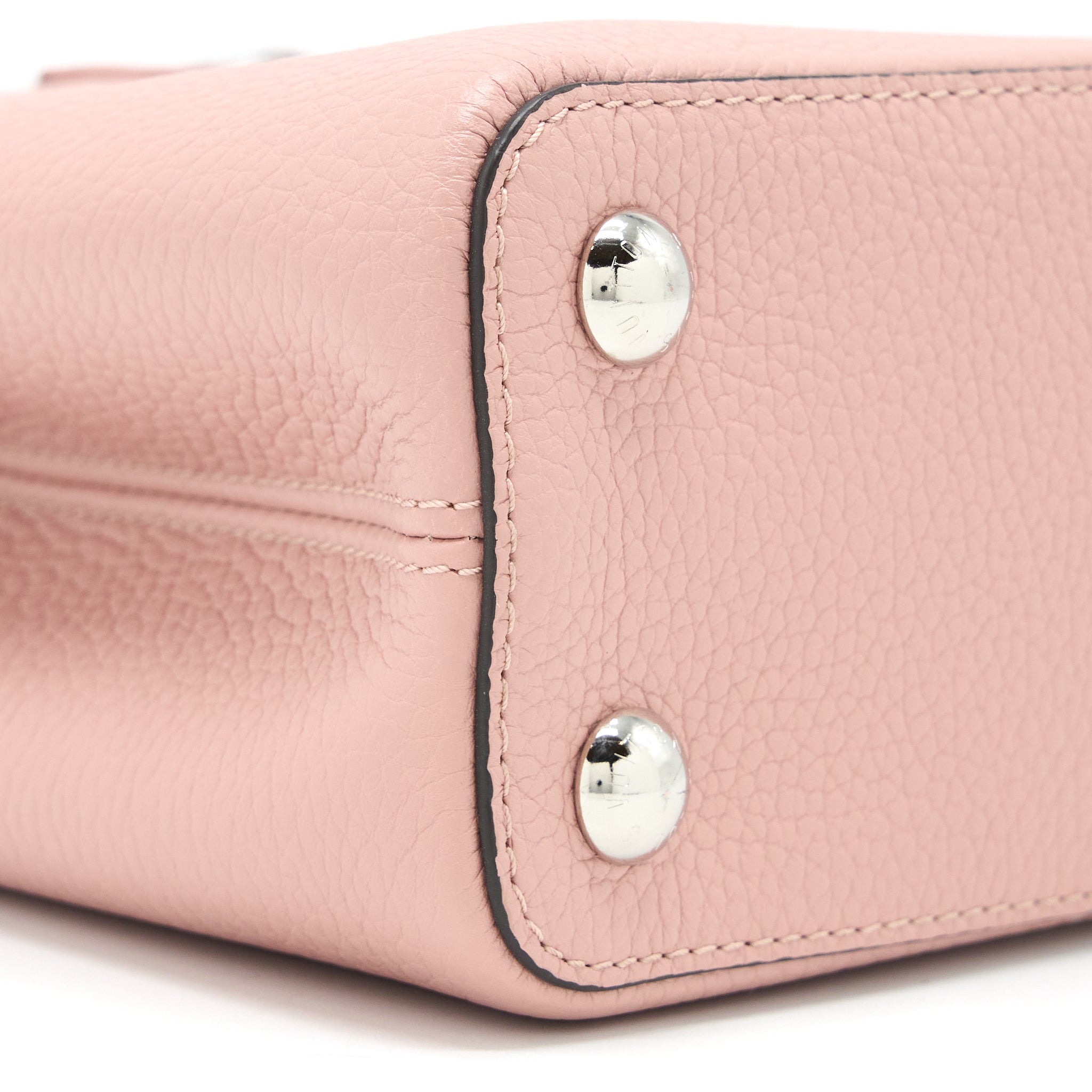 louis-vuitton-capucines-bb-taurillon-magnolia-shw