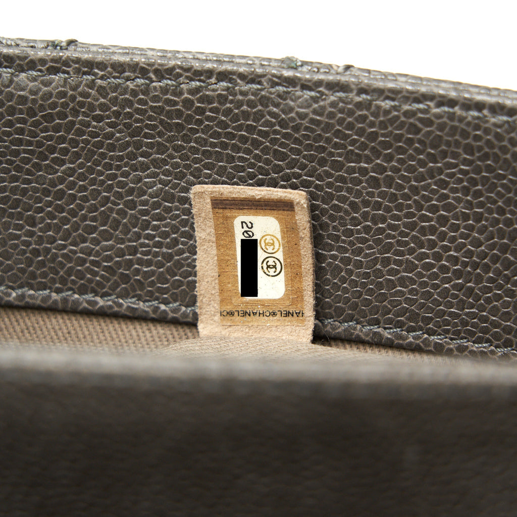 chanel-seasonal-jumbo-caviar-flap-bag-grey-with-ruthenium-hardware