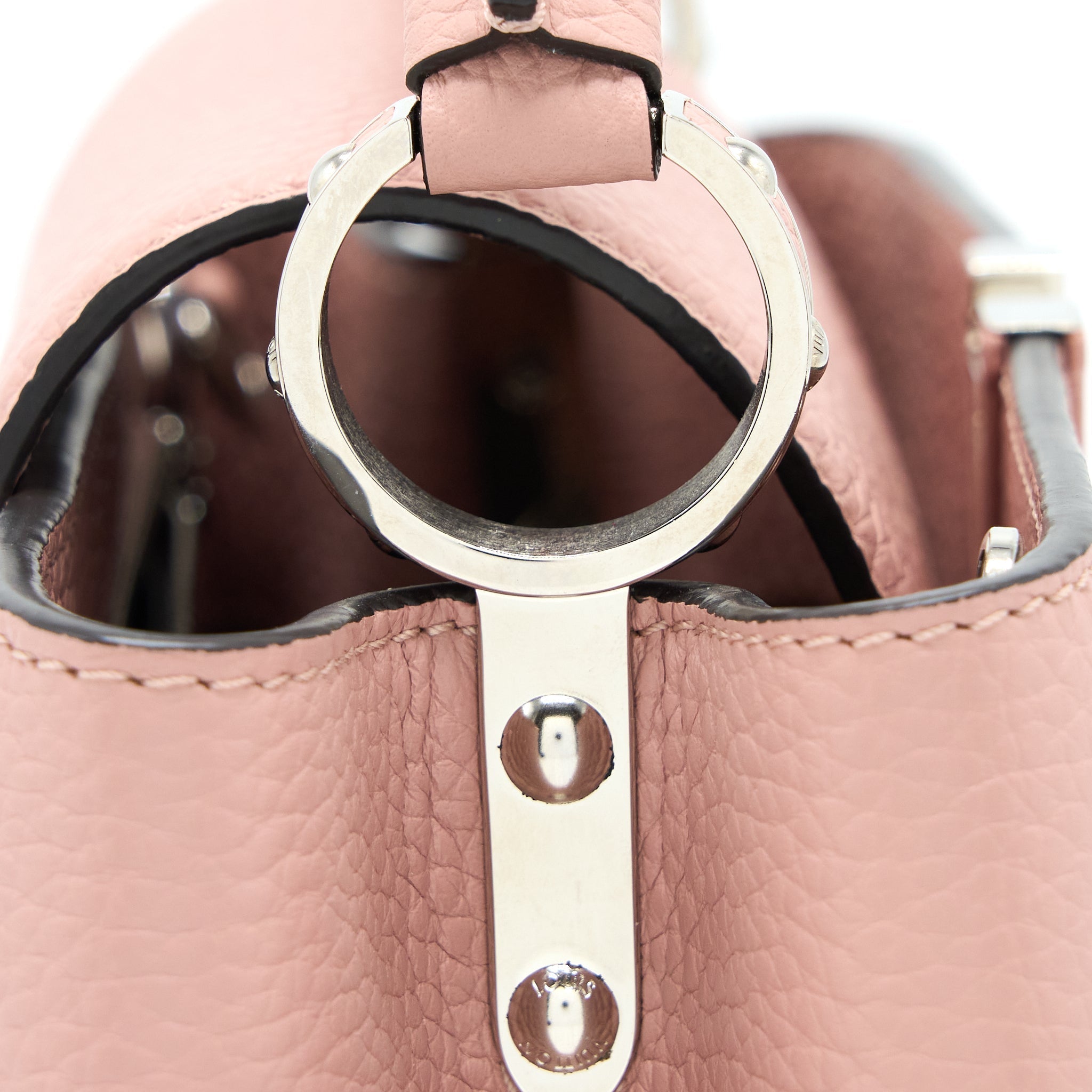 louis-vuitton-capucines-bb-taurillon-magnolia-shw