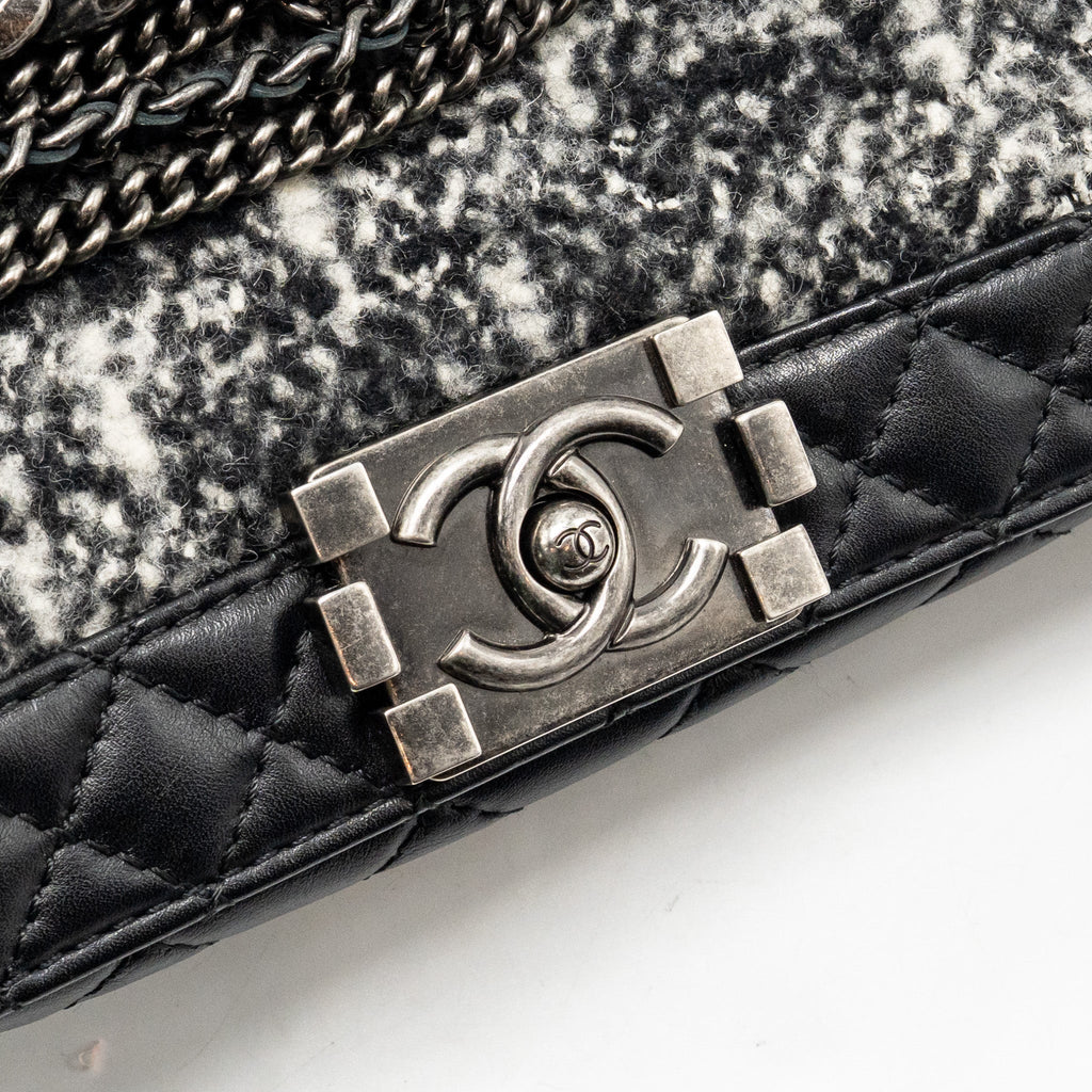 chanel-boy-bag-black-1