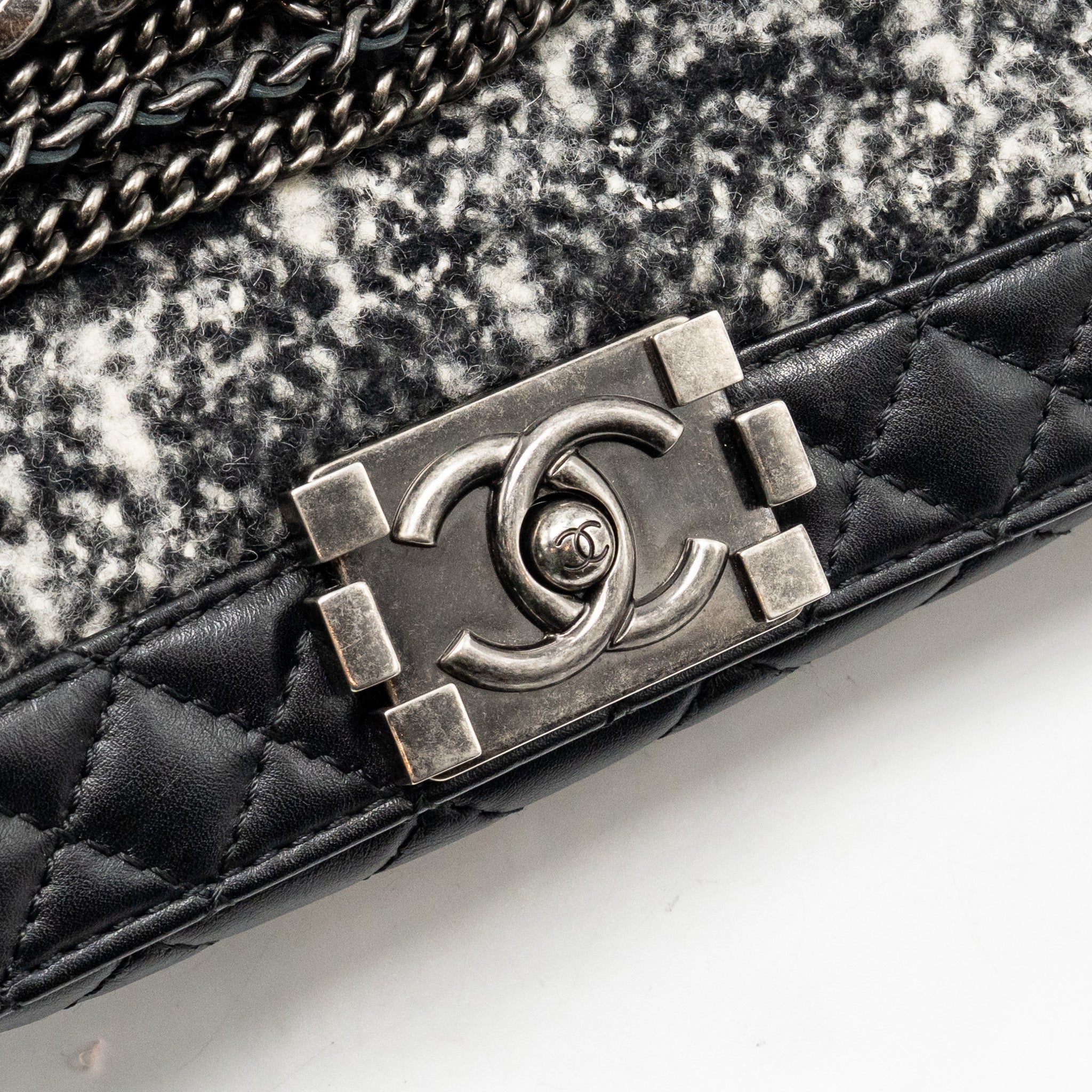 chanel-boy-bag-black-1