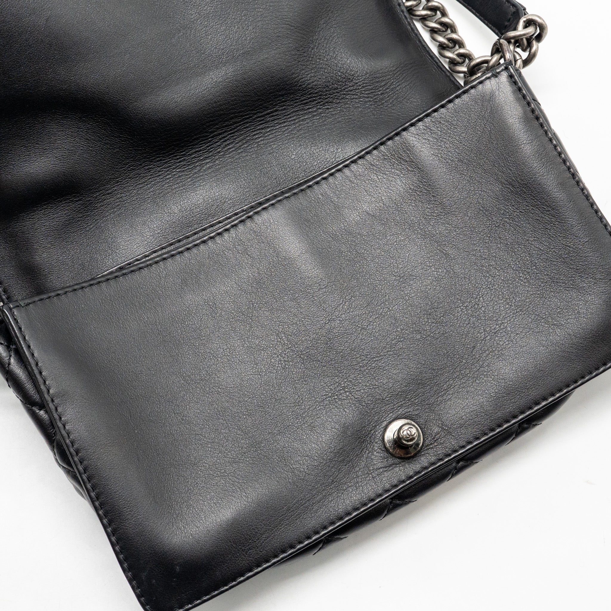 chanel-boy-bag-black-1