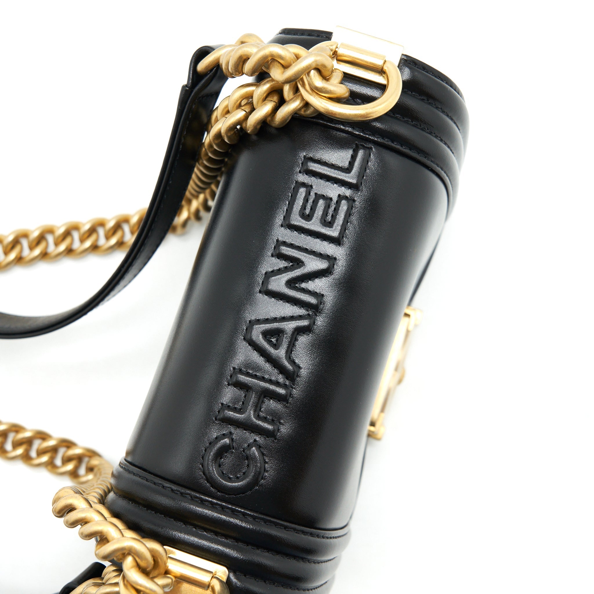 chanel-22p-mini-boy-chain-handbag-calfskin-black-ghw