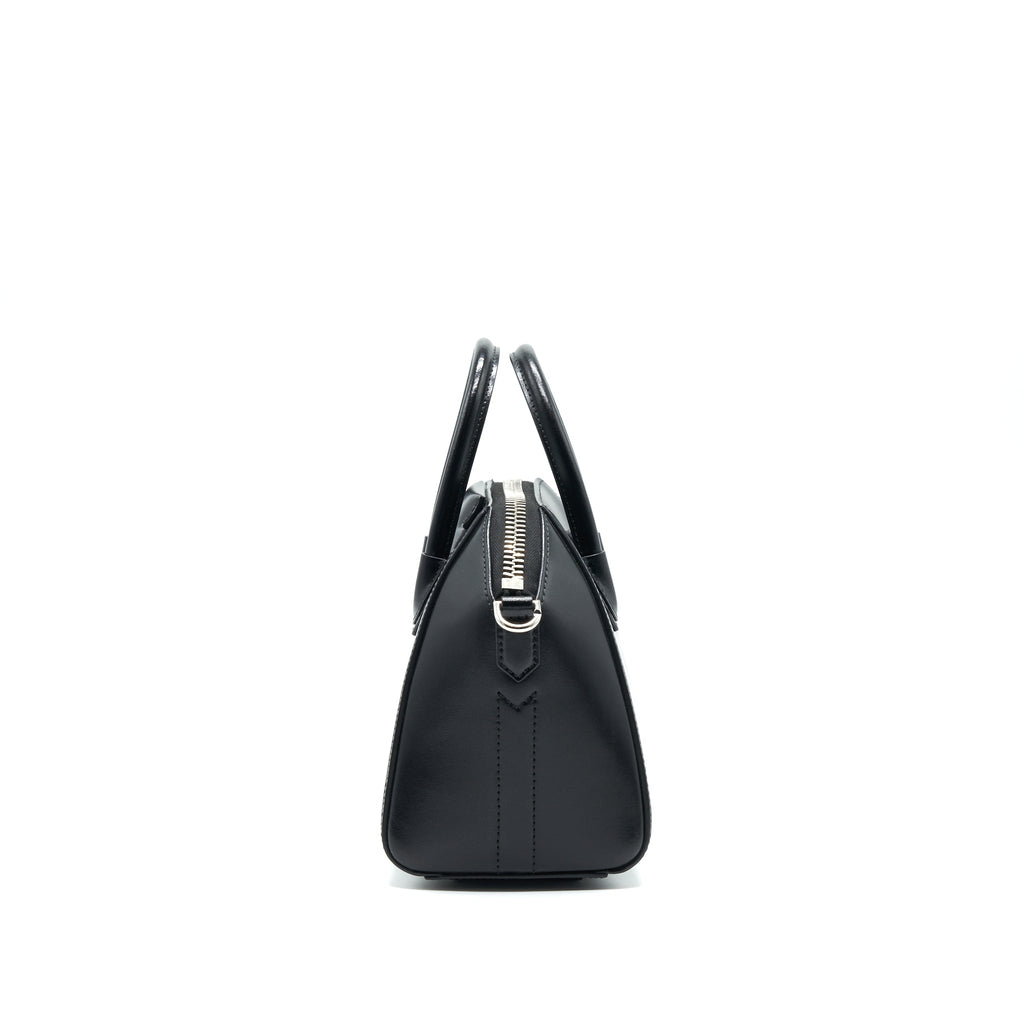 givenchy-antigona-mini-in-black-smooth-calfskin
