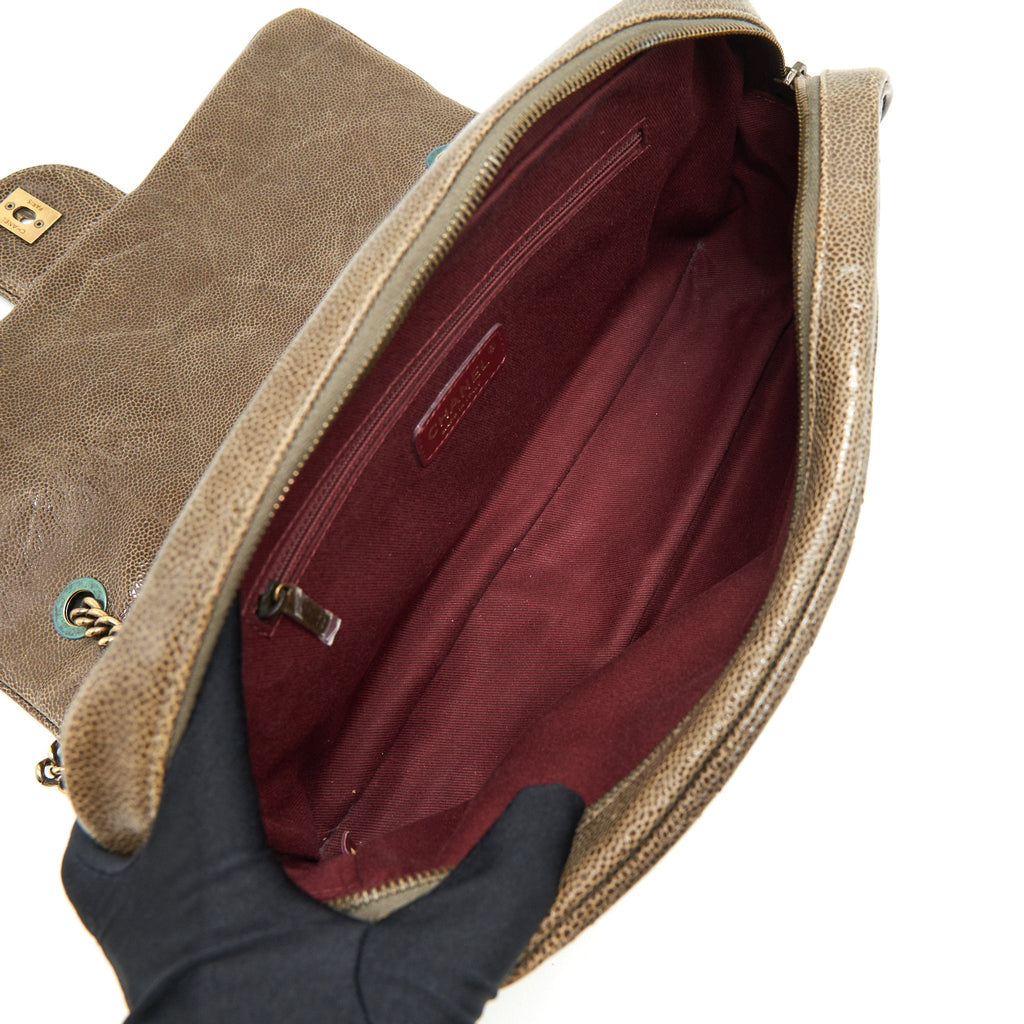 chanel-seasonal-caviar-jumbo-flap-bag-with-ghw