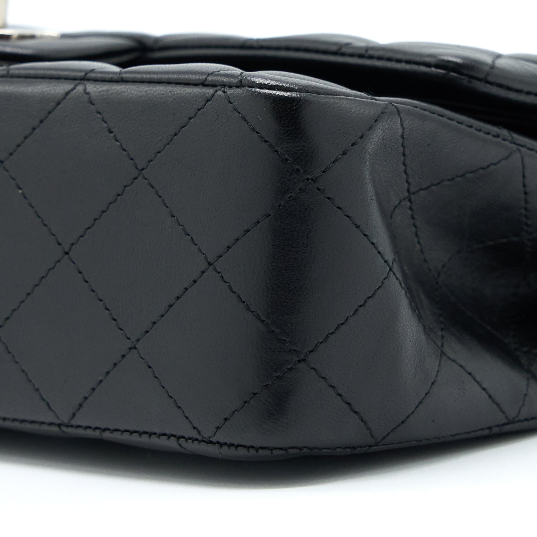 chanel-medium-classic-double-flap-bag-lambskin-black-shw
