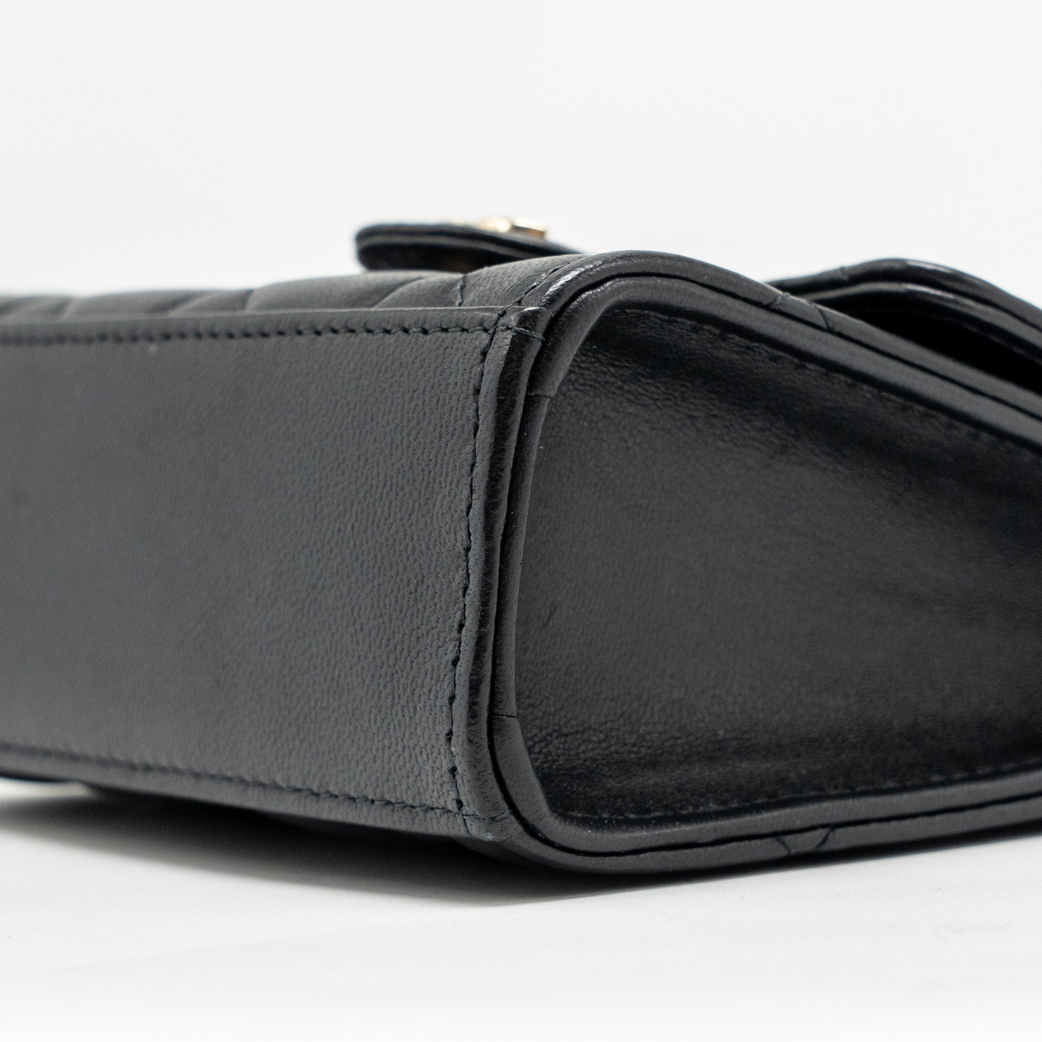 chanel-detailed-top-handle-mini-clutch-with-chain-lambskin-black-lghw-microchip