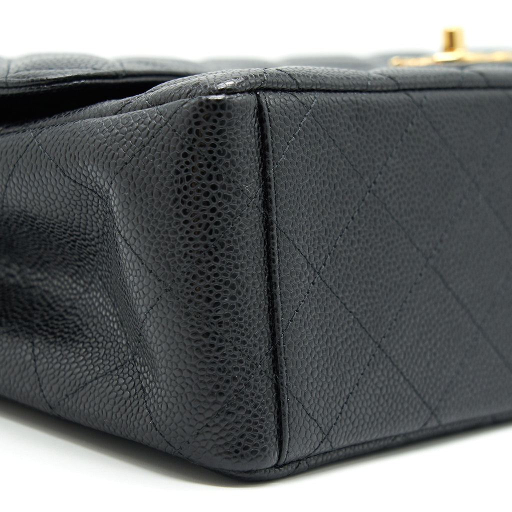 chanel-maxi-classic-double-flap-black-caviar-ghw