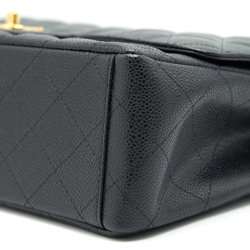 chanel-maxi-classic-double-flap-black-caviar-ghw